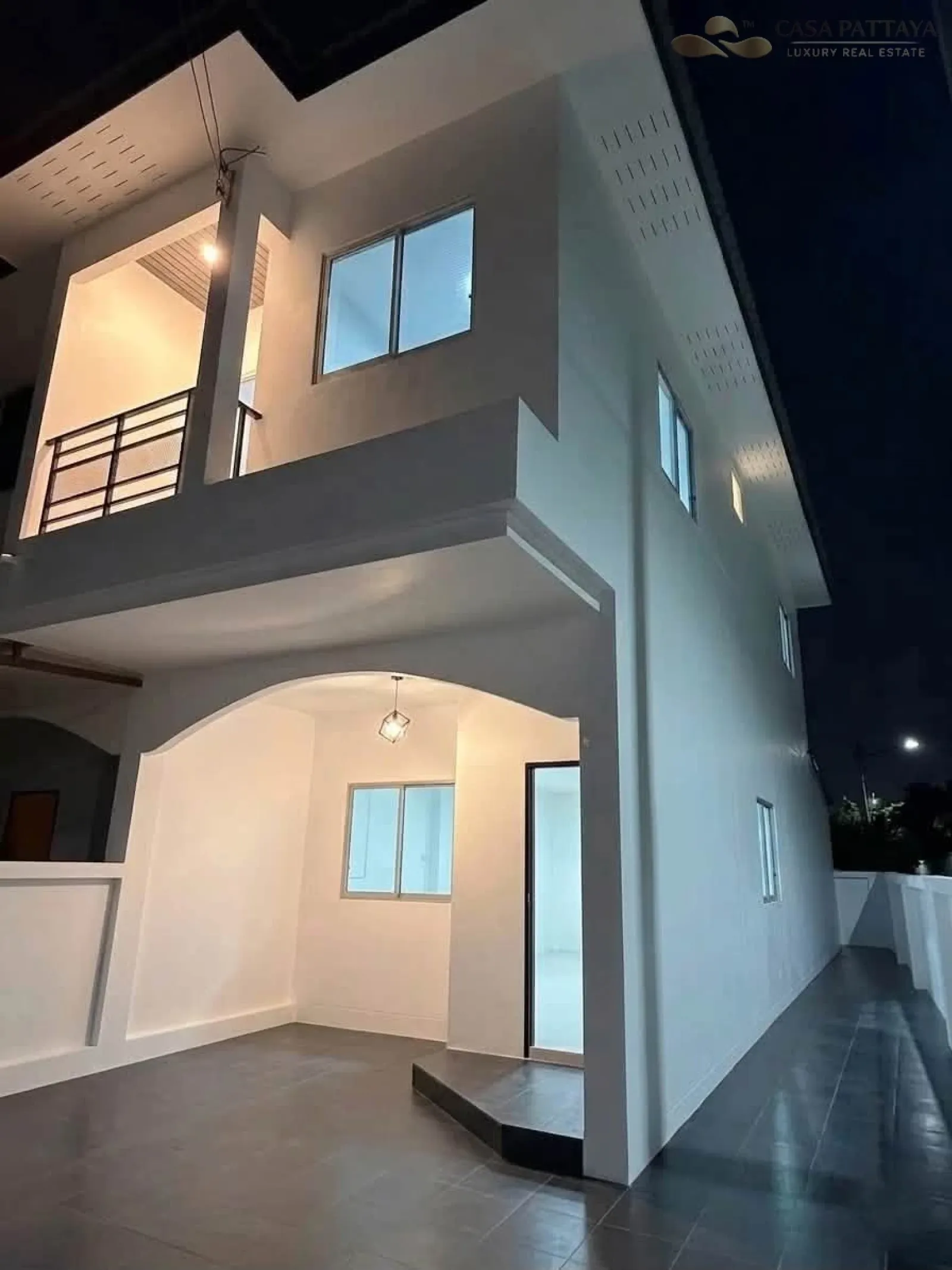 Corner House for Sale at Baan Pannathon 3, Soi Siam Country Club