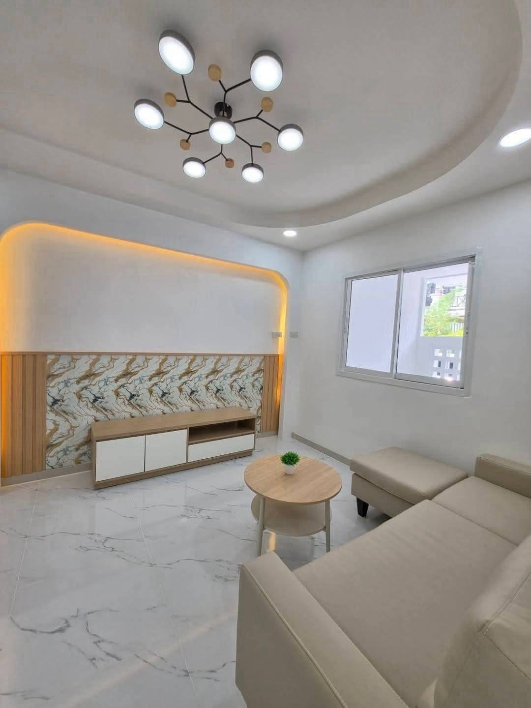 🏡✨ ทาวน์เฮาส์บัวทอง 4 แต่งใหม่พร้อมอยู่ มีระเบียงหลังบ้านฟังก์ชันครบ พร้อมเฟอร์ ในงบไม่ถึง 2 ล้าน ‼️ – รูปที่ 3