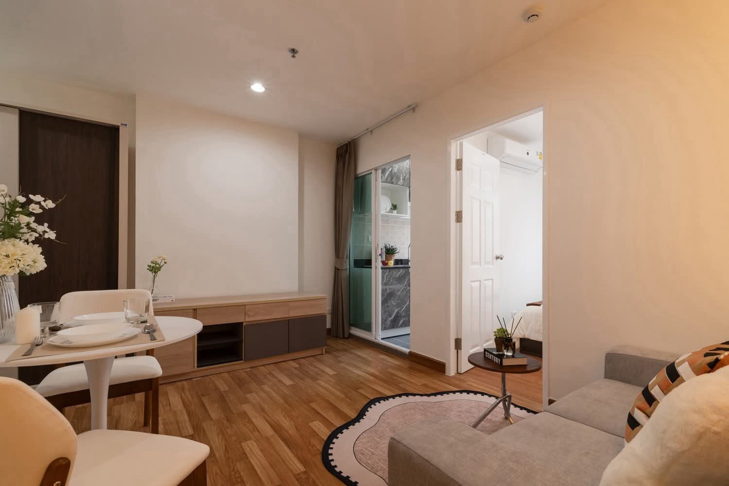 ME2500617 Condo for sale next to MRT Bang Son, Regent Home Bang Son 2, Phase 27, good price, free transfer. ME2500617 Condo for sale next to MRT Bang Son, Regent Home Bang Son 2, Phase 27, good price, free transfer.