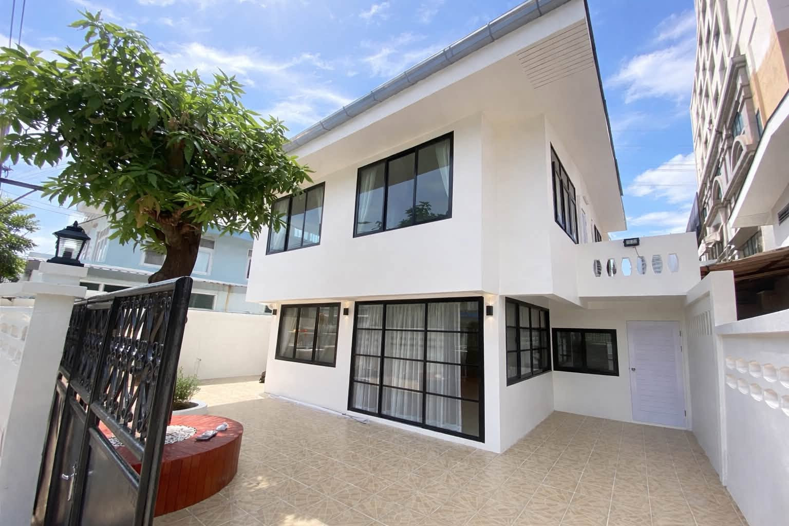 House for rent house in Huai Khwang - Sutthisan/single house Huai Khwang - Sutthisan (HR6909001) ID Line : @baan88 House for rent house in Huai Khwang - Sutthisan/single house Huai Khwang - Sutthisan (HR6909001) ID Line : @baan88