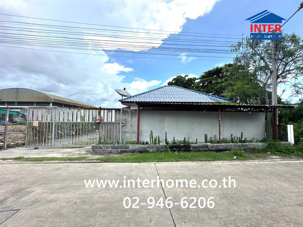 Room for rent + 2-story house, 300 sq m. Room for rent + house, Soi Phraeksa 35, near Bang Pu Industrial Estate, Phraeksa Road, Sukhumvit Road, Mueang Samut Prakan, Samut Prakan. Room for rent + 2-story house, 300 sq m. Room for rent + house, Soi Phraeksa 35, near Bang Pu Industrial Estate, Phraeksa Road, Sukhumvit Road, Mueang Samut Prakan, Samut Prakan.
