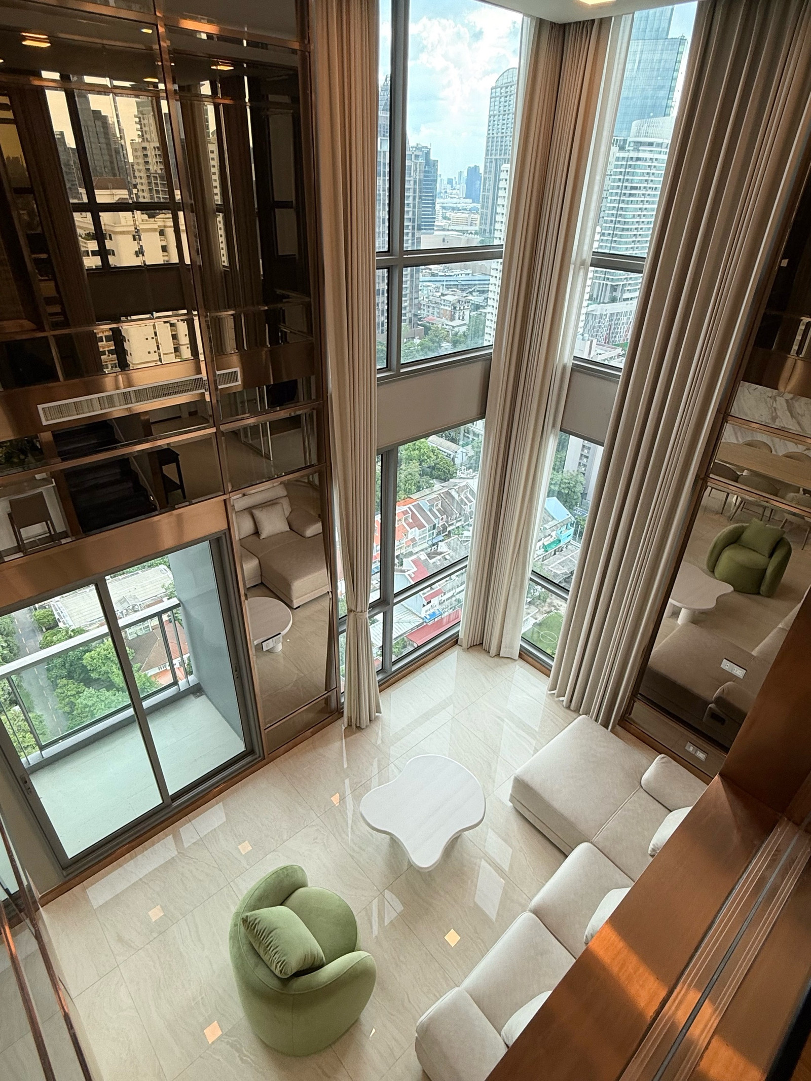 Stunning Duplex Penthouse in Phrom Phong