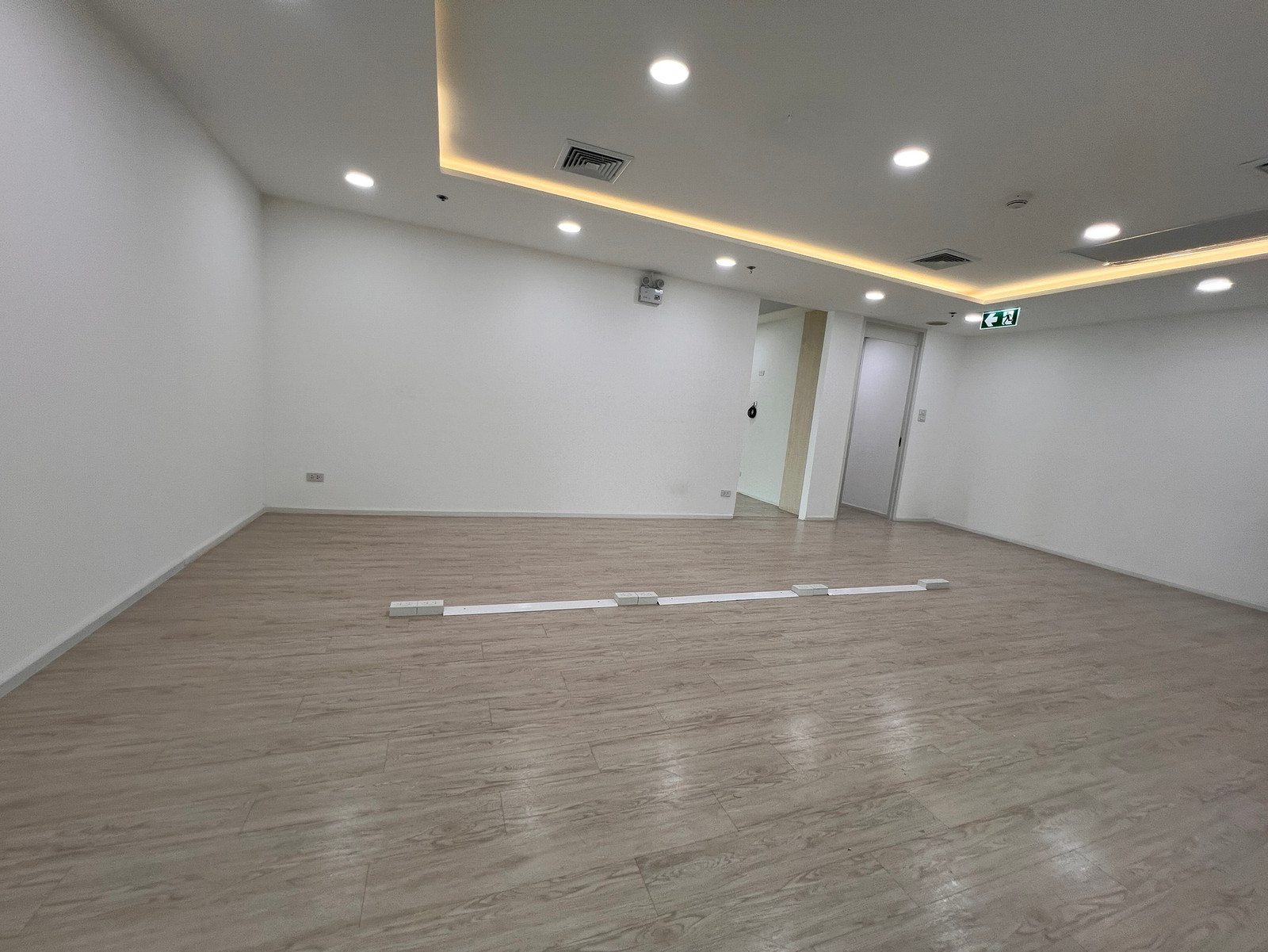 Skyy9 Office for Rent 226sqm with Meeting rooms 150,000 per month – รูปที่ 4