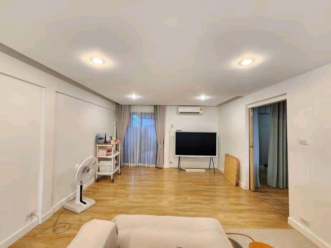 House for Sale and Rent in Ekkamai for sale and rent, townhome, Ekkamai, rare items, rare items.
