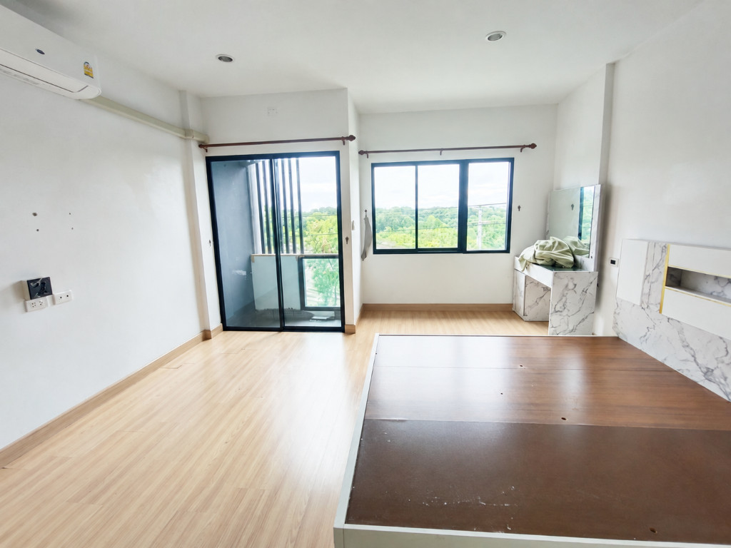 Sold with tenant, very cheap!! 3-story commercial building, The Pride Rangsit-Klong 3 project, next to the road, prime location, near Future Park. – รูปที่ 4