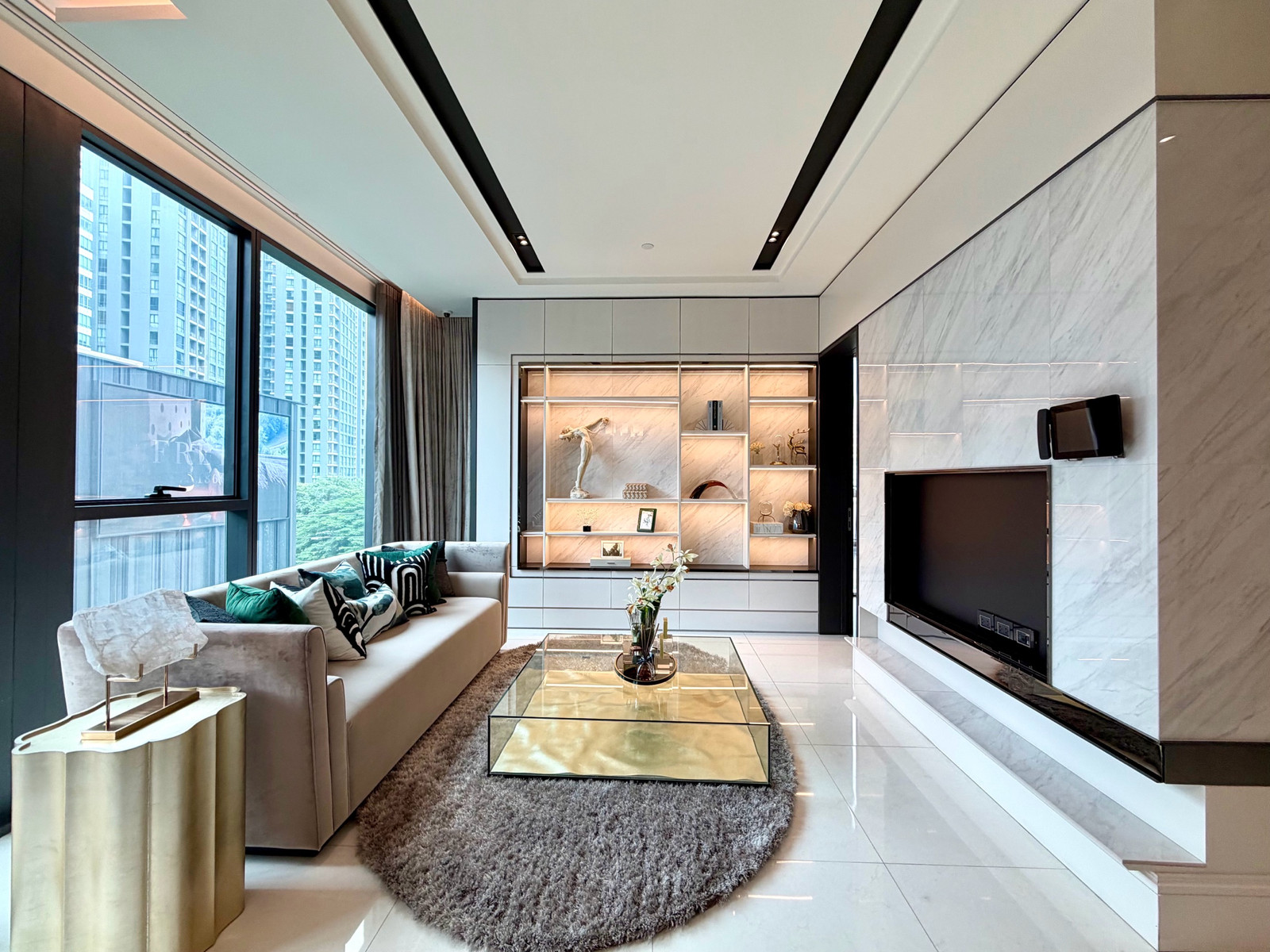 Corner Unit Fully Deccorated ถ่ายจากห้องจริงครับ โทร 0946503223