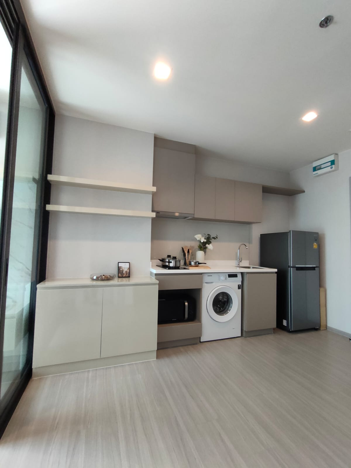 The keys are in our hands and we take care the unit— Available for immediate move-in. – รูปที่ 4