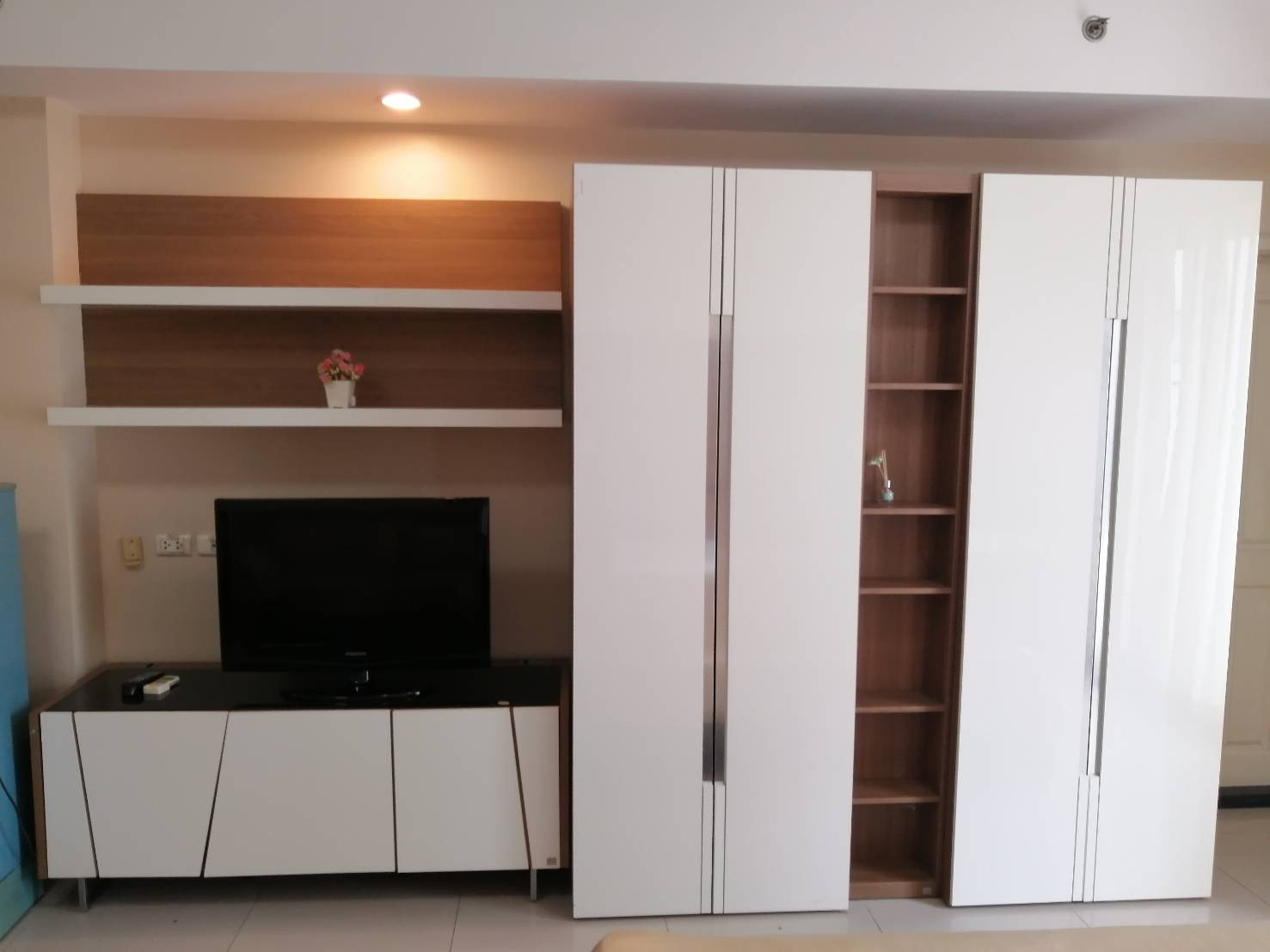 Studio for rent, area 36 square meters. Studio for rent, area 36 square meters.