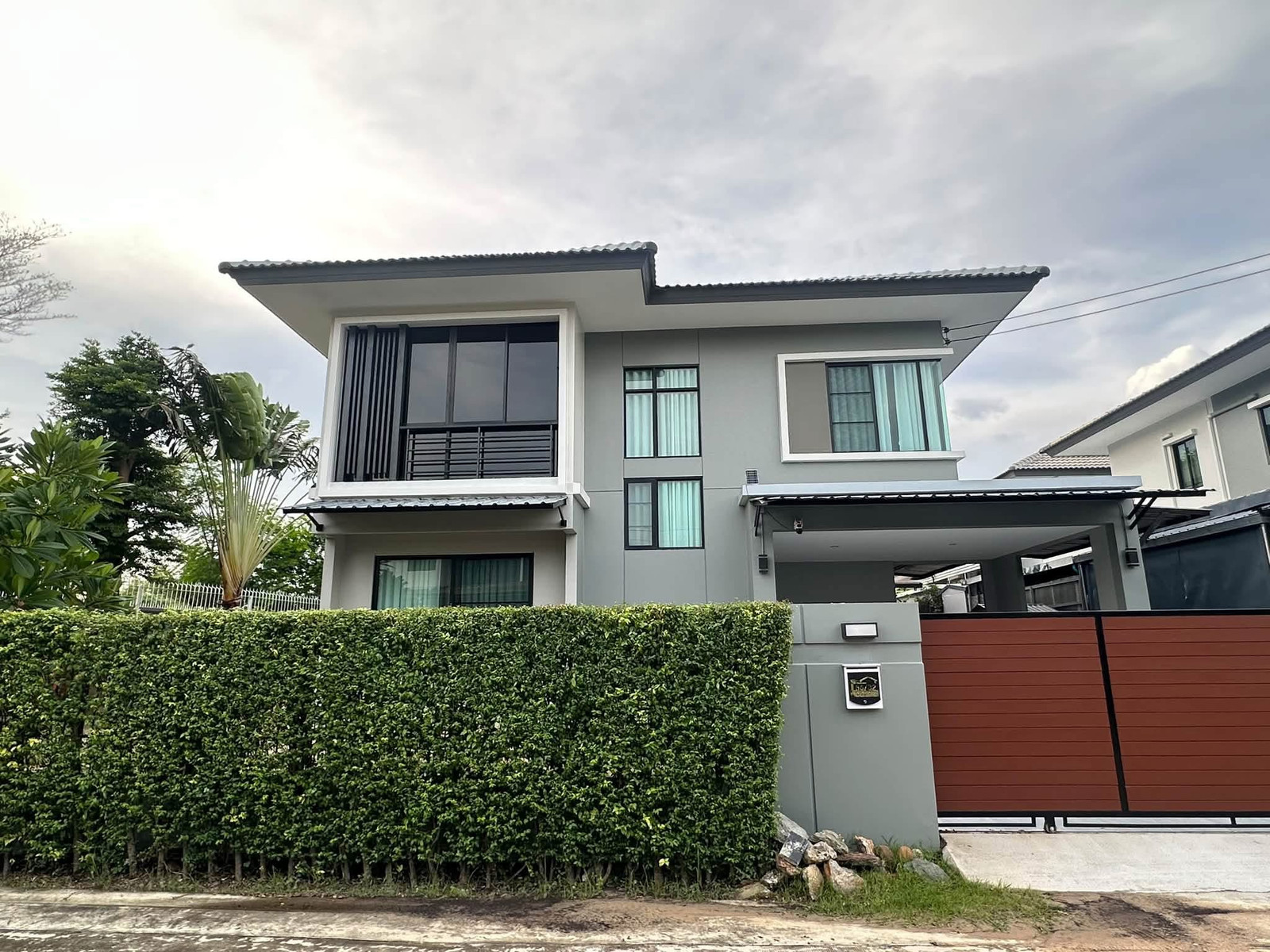 ให้เช่าบ้านเดี่ยวรีโนเวทใหม่ ดีไลท์ บางนา-ศรีนครินทร์ ใกล้ Mega Bangna