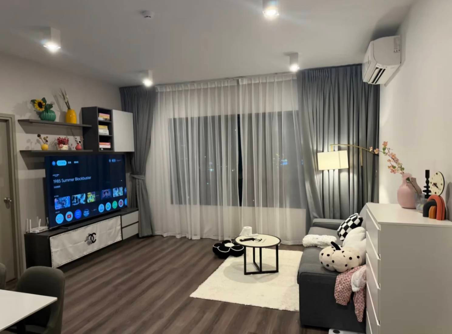 👑✨ IDEO RAMA 9–ASOKE A High-Rise condominium in a prime location on Rama 9 Road 🚇 Conveniently located just minutes from MRT Rama 9 Station! 👑✨ IDEO RAMA 9–ASOKE A High-Rise condominium in a prime location on Rama 9 Road 🚇 Conveniently located just minutes from MRT Rama 9 Station!