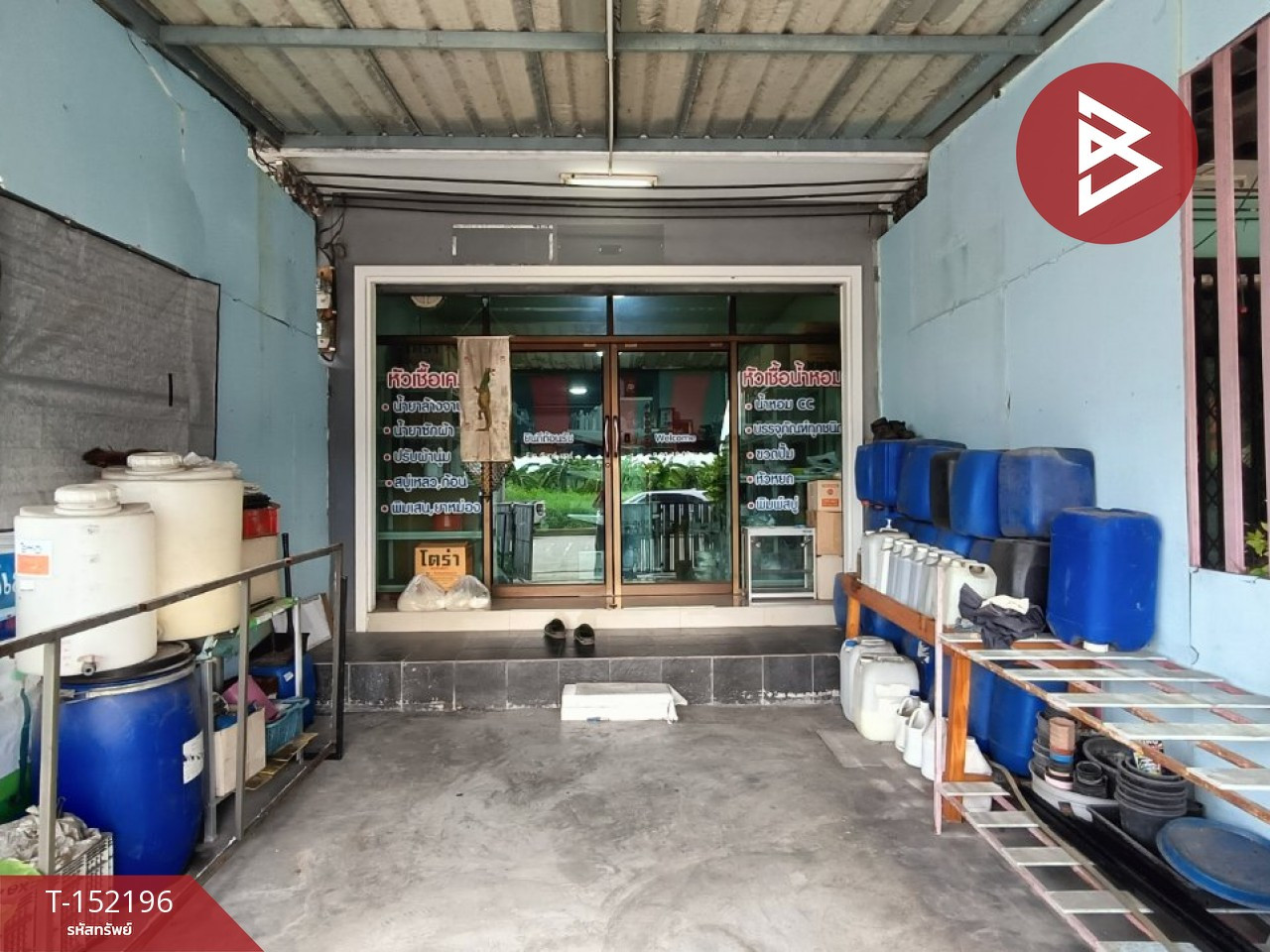 3-story commercial building for sale, Thanda Panich Project, Phraeksa, Samut Prakan. 3-story commercial building for sale, Thanda Panich Project, Phraeksa, Samut Prakan.
