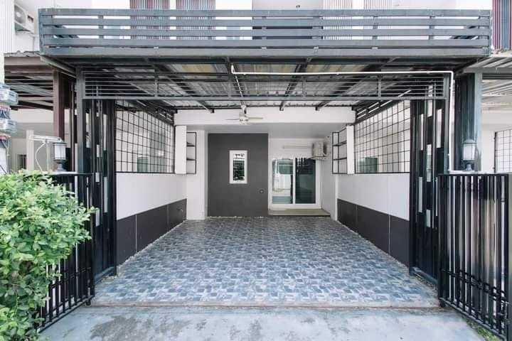 The Urbana 3 ทาวน์เฮาส์ ต.ท่าศาลา ใกล้ รร.นานาชาติ 4 แห่ง บ้านตกแต่งสวย ห้องนั่งเล่นกว้าง เฟอร์นิเจอร์และเครื่องใช้ไฟฟ้าพร้อม The Urbana 3 ทาวน์เฮาส์ ต.ท่าศาลา ใกล้ รร.นานาชาติ 4 แห่ง บ้านตกแต่งสวย ห้องนั่งเล่นกว้าง เฟอร์นิเจอร์และเครื่องใช้ไฟฟ้าพร้อม