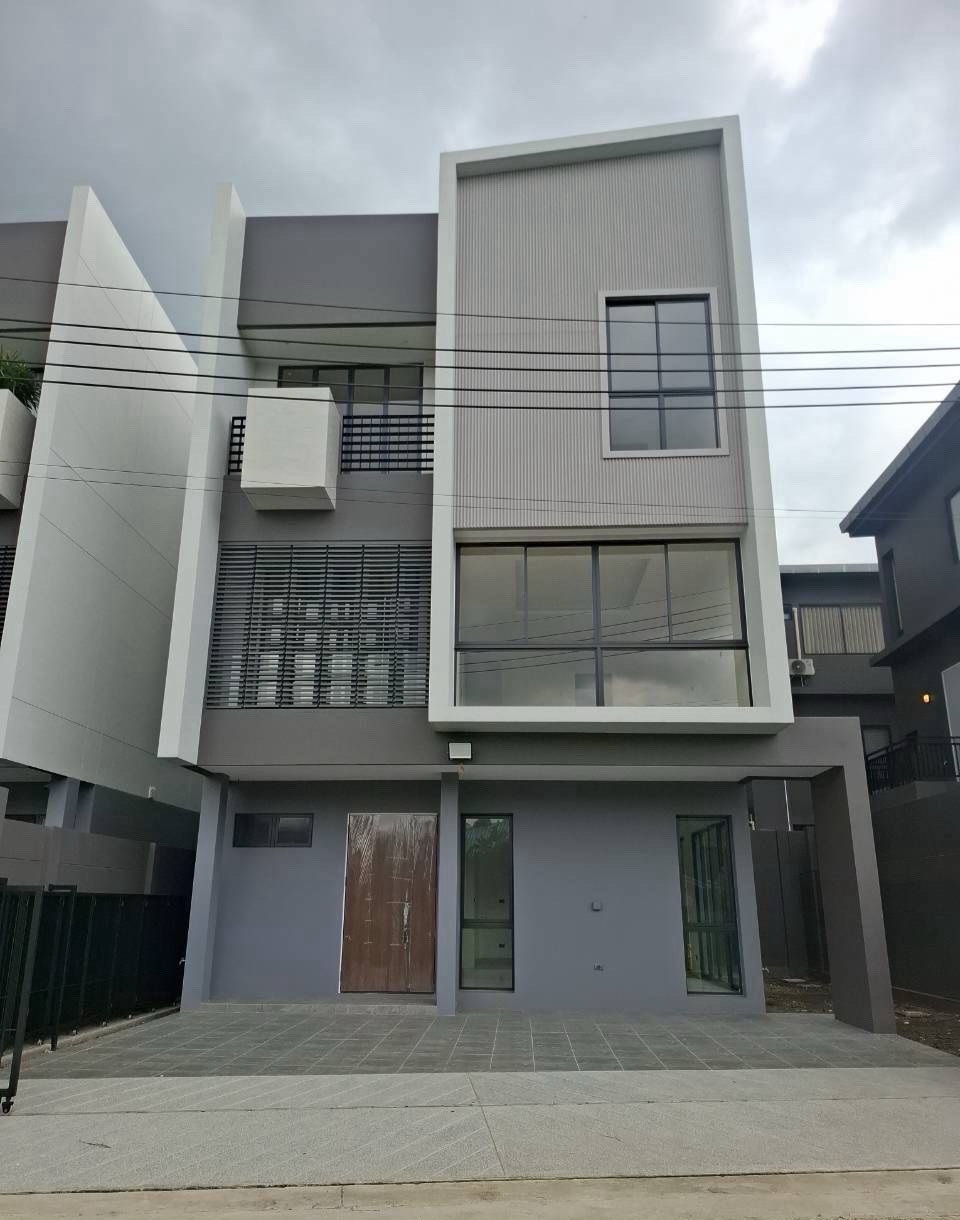 Single House for Rent - Feel Lat Phrao 101. 💫🚇🧑🏼🎄 Single House for Rent - Feel Lat Phrao 101. 💫🚇🧑🏼🎄