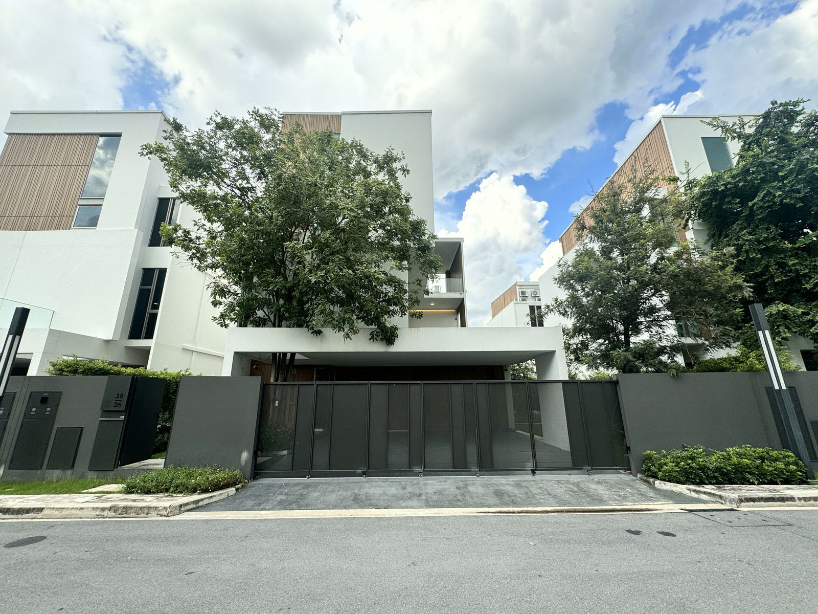 🌱Luxury House for Sale at VIVE Rama 9 🌱Luxury House for Sale at VIVE Rama 9