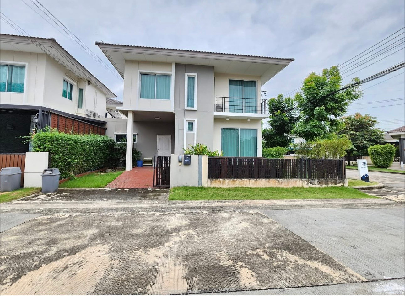 ขายด่วน! บ้านแปลงมุม ตรงข้ามสวน ฟรี!เฟอร์ทั้งหลัง เดอะทรัสต์ วงแหวนกาญนา-หทัยราษฎร์