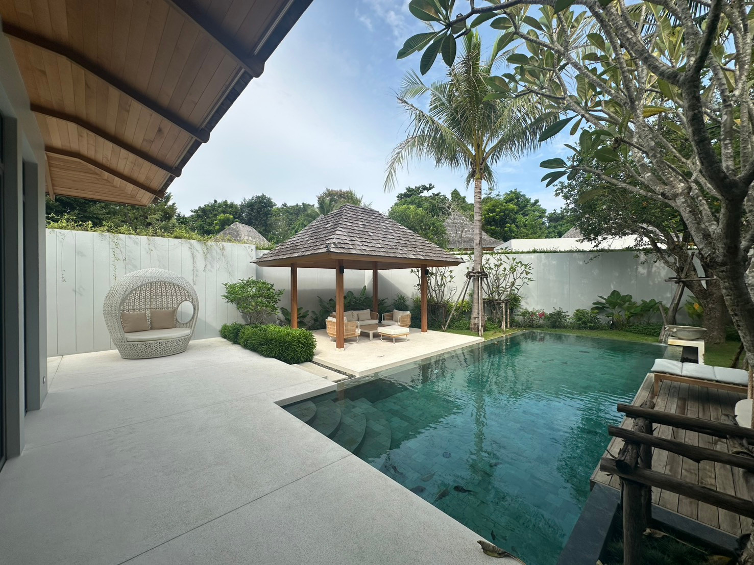 บ้านสวนตากอากาศส่วนตัว | พูลวิลล่าชั้นเดียว 2 ห้องนอน สไตล์โมเดิร์นทรอปิคอล โซนเชิงทะเล ภูเก็ต บ้านสวนตากอากาศส่วนตัว | พูลวิลล่าชั้นเดียว 2 ห้องนอน สไตล์โมเดิร์นทรอปิคอล โซนเชิงทะเล ภูเก็ต