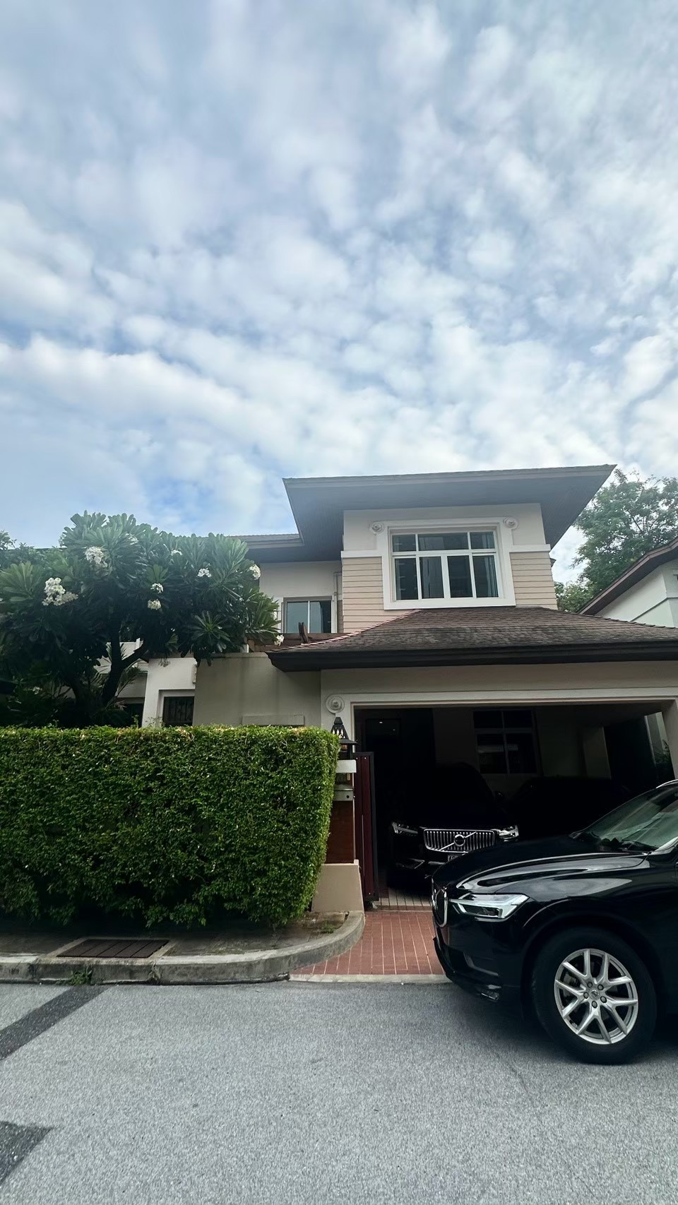 บ้านเดี่ยวหลังใหญ่ ทำเลทองติดเลียบด่วน! 🏡✨ ‼️น้ำไม่ท่วม‼️หมู่บ้านสิริทาวารา ทำเลดีมากก อยู่ติดถนนเลียบด่วนเอกมัย-รามอินทราเลยครับ เดินทางสะดวกสุดๆ ใกล้ทางด่วน ใกล้เซ็นทรัล EastVille, The Crystal และ CDC แบบขับรถแป๊บเดียวถึง! บ้านเดี่ยวหลังใหญ่ ทำเลทองติดเลียบด่วน! 🏡✨ ‼️น้ำไม่ท่วม‼️หมู่บ้านสิริทาวารา ทำเลดีมากก อยู่ติดถนนเลียบด่วนเอกมัย-รามอินทราเลยครับ เดินทางสะดวกสุดๆ ใกล้ทางด่วน ใกล้เซ็นทรัล EastVille, The Crystal และ CDC แบบขับรถแป๊บเดียวถึง!