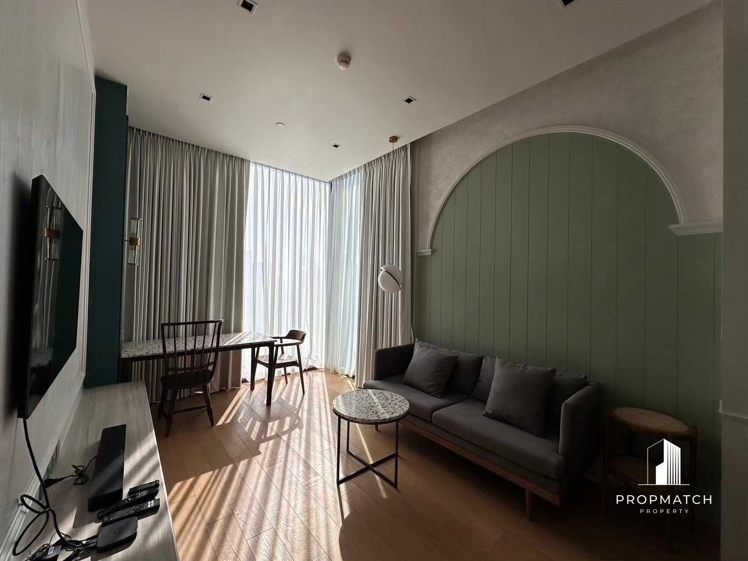 ✨Flash Deal ✨28 Chidlom ( 1Bed 1Bath 43SQM.) พร้อมอยู่ ! เพียง 15,400,000 บาท Tel.0981315848 @propmatch 