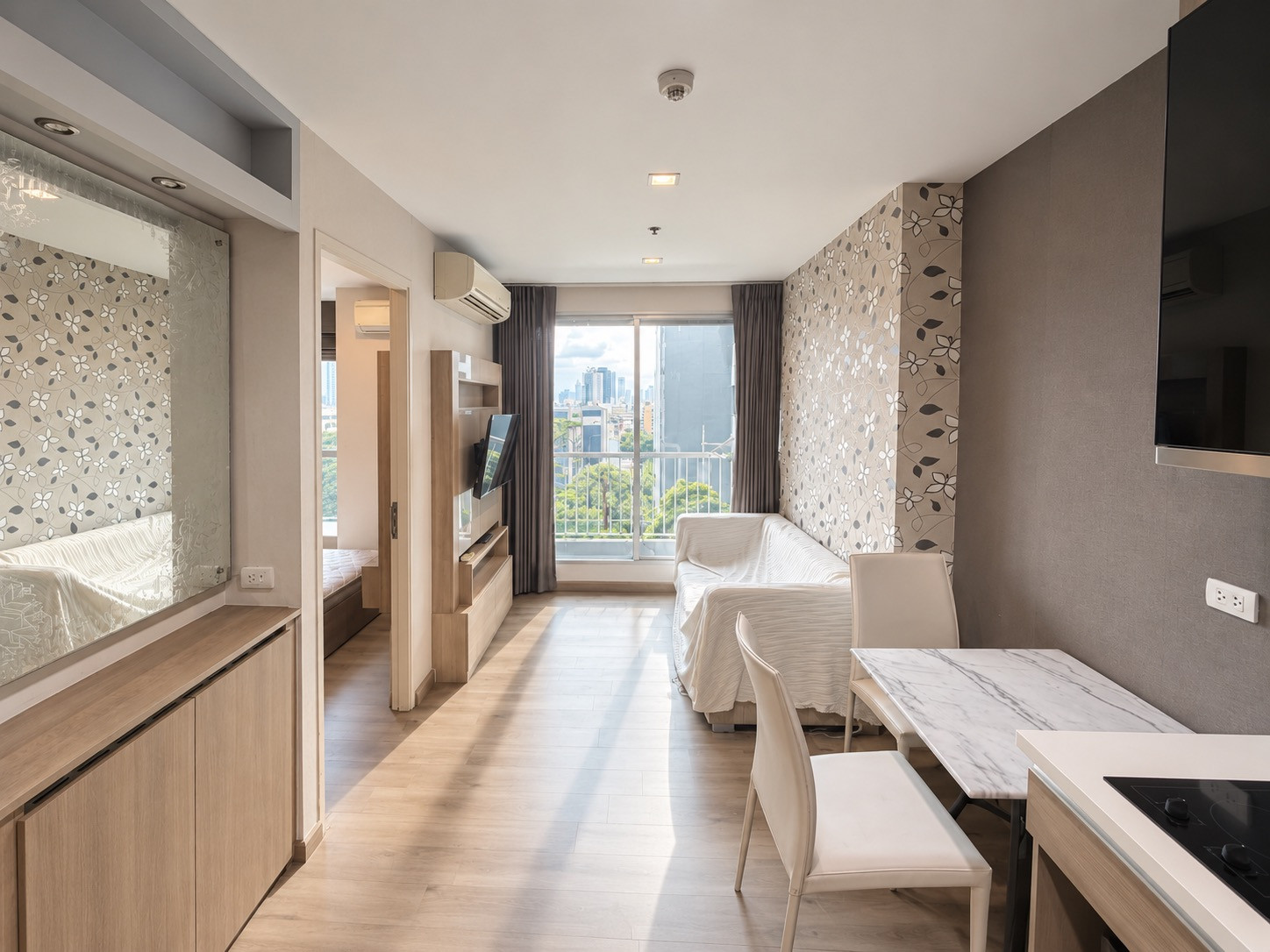 ให้เช่า Rhythm Sukhumvit 50 | 1 นอน 35 ตร.ม. ชั้น 8 วิวสวน | 20,000 บาท