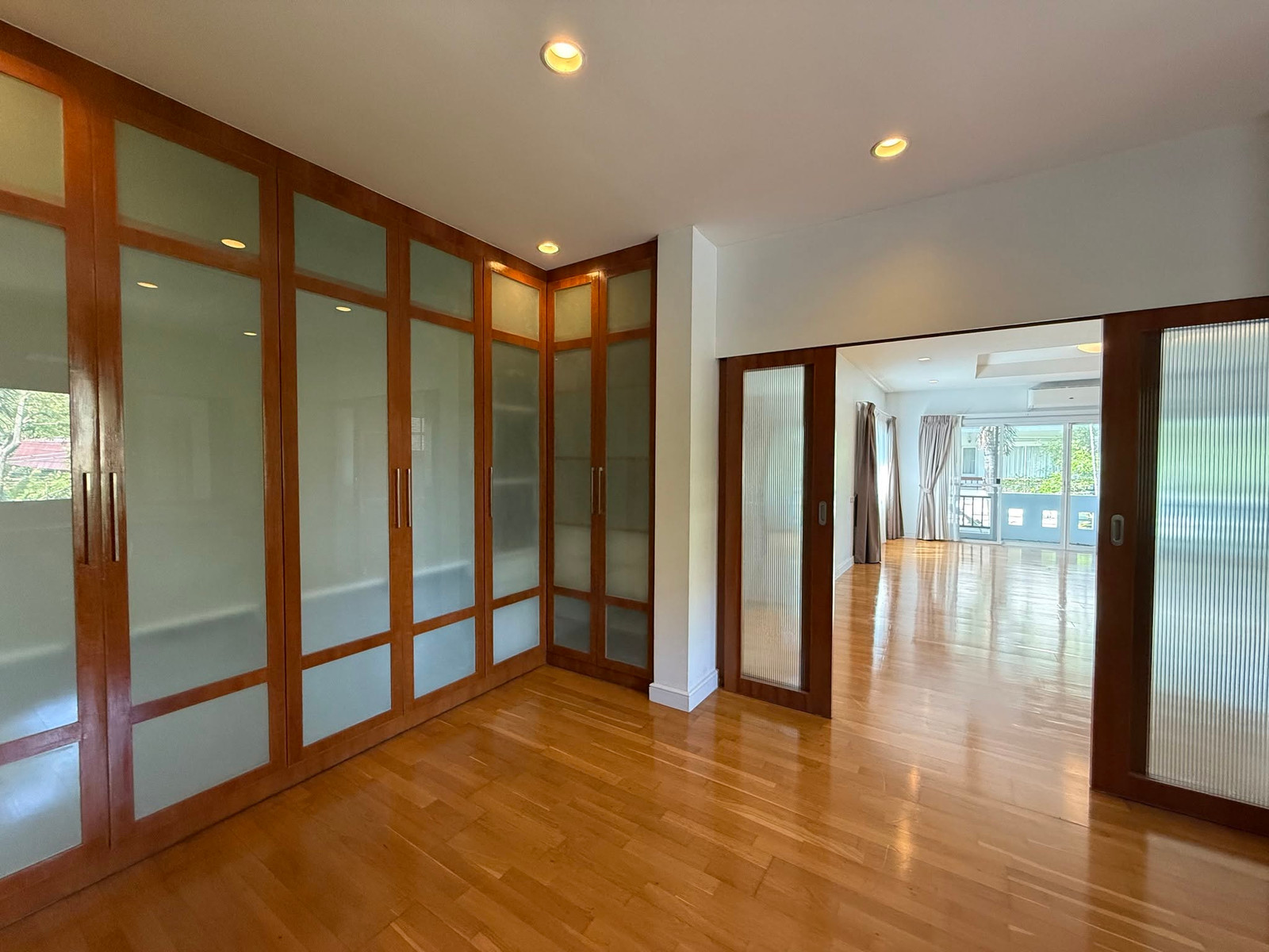 ให้เช่า  บ้านเดี่ยวพูลวิลล่า | สุขุมวิท 36 Garden Village | Private Community กลางทองหล่อ – รูปที่ 3