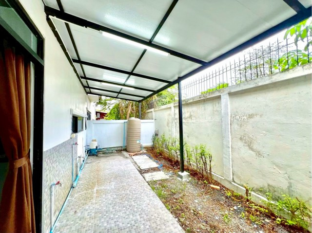 3 Storey Home Office with 3 Bedrooms and 3 Bathrooms near IMPACT Muang Thong Thani and NAMWAN BAKEHO – รูปที่ 4