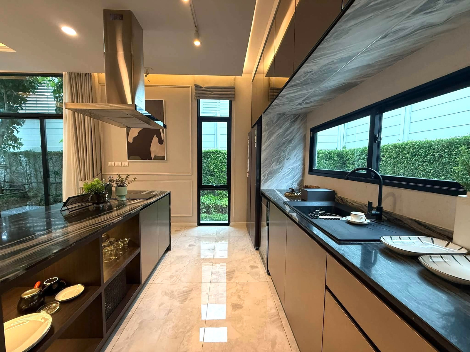 บ้านหลังใหญ่ พร้อมเฟอร์นิเจอร์และ Built-in ครบ มีลิฟต์ภายในบ้าน @ อ่อนนุช 17 ใกล้ BTS – รูปที่ 2
