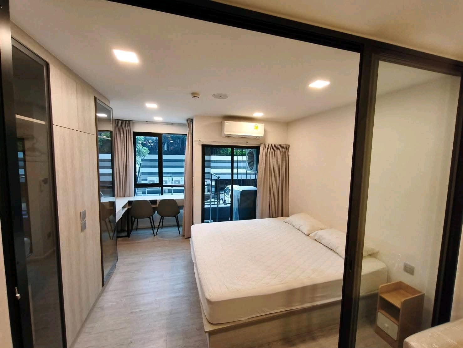 🌏For rent kave ava, building C, 2nd floor, room 28 sq m., rent 10,000/month, pool view, complete coffee and tea, full furniture.