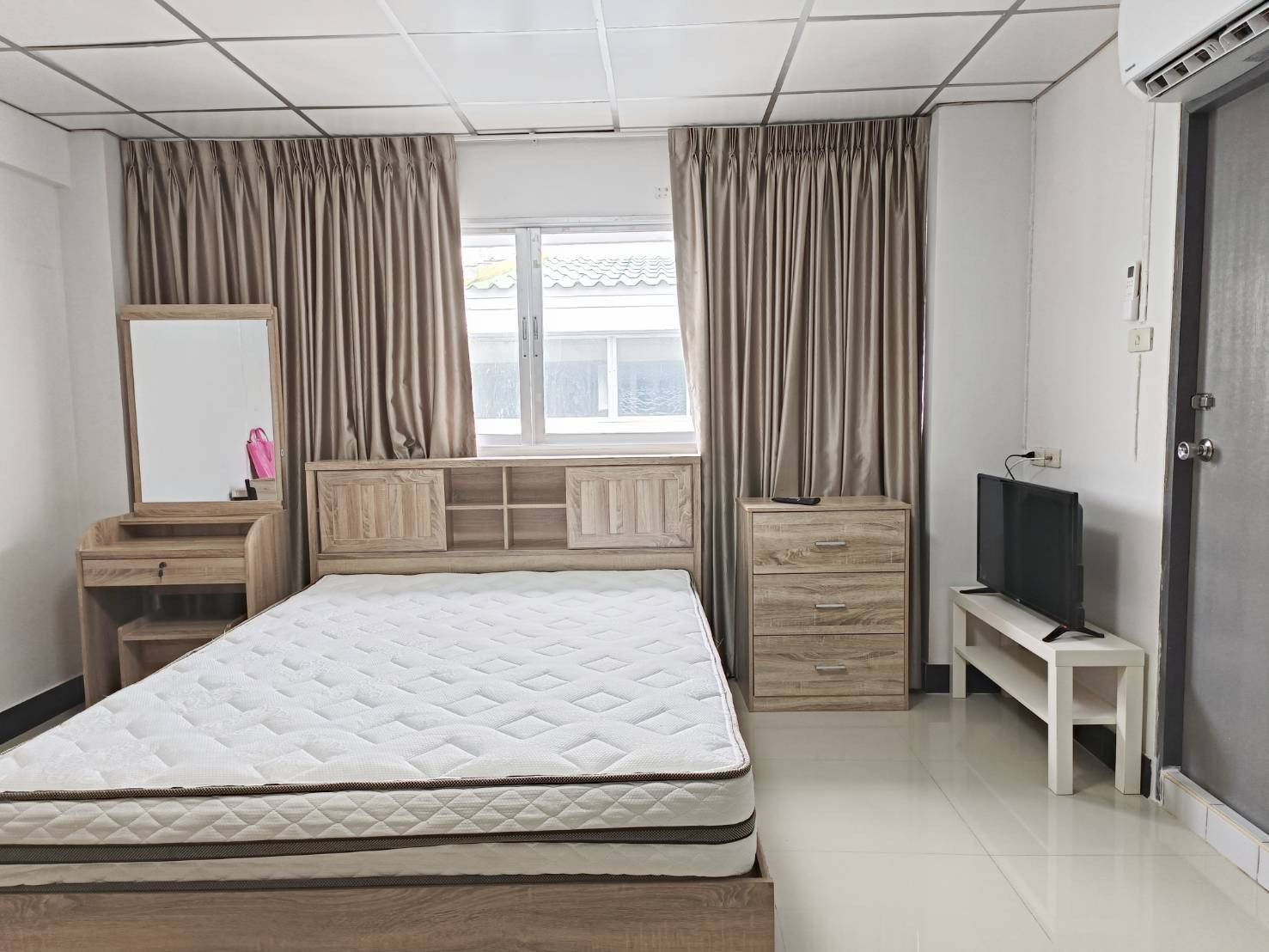 Lumpini Center Happy Land Phase 1-4 / Lumpini Center Happy Land Phase 1-4 Lumpini Center Happy Land Phase 1-4 / Lumpini Center Happy Land Phase 1-4