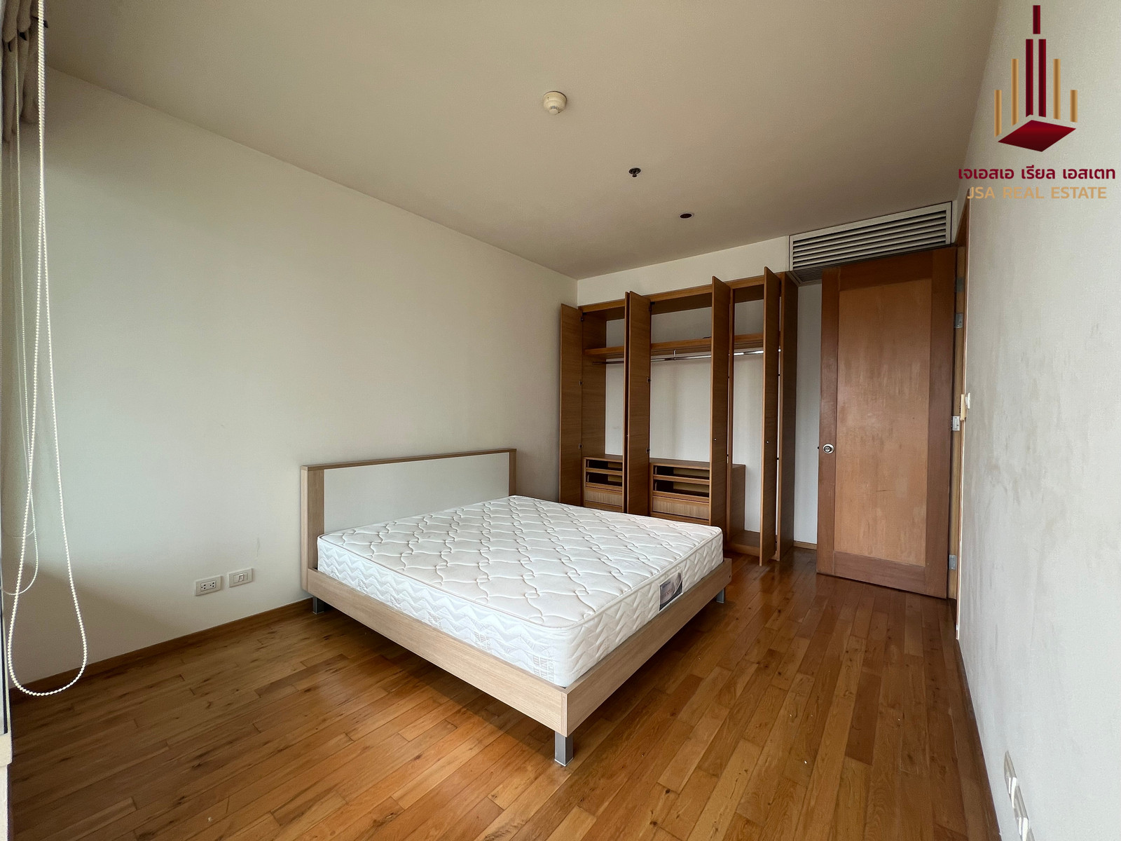 ✨ For Rent: The Empire Place Condo ✨ 💰 Only 23,000 THB/month