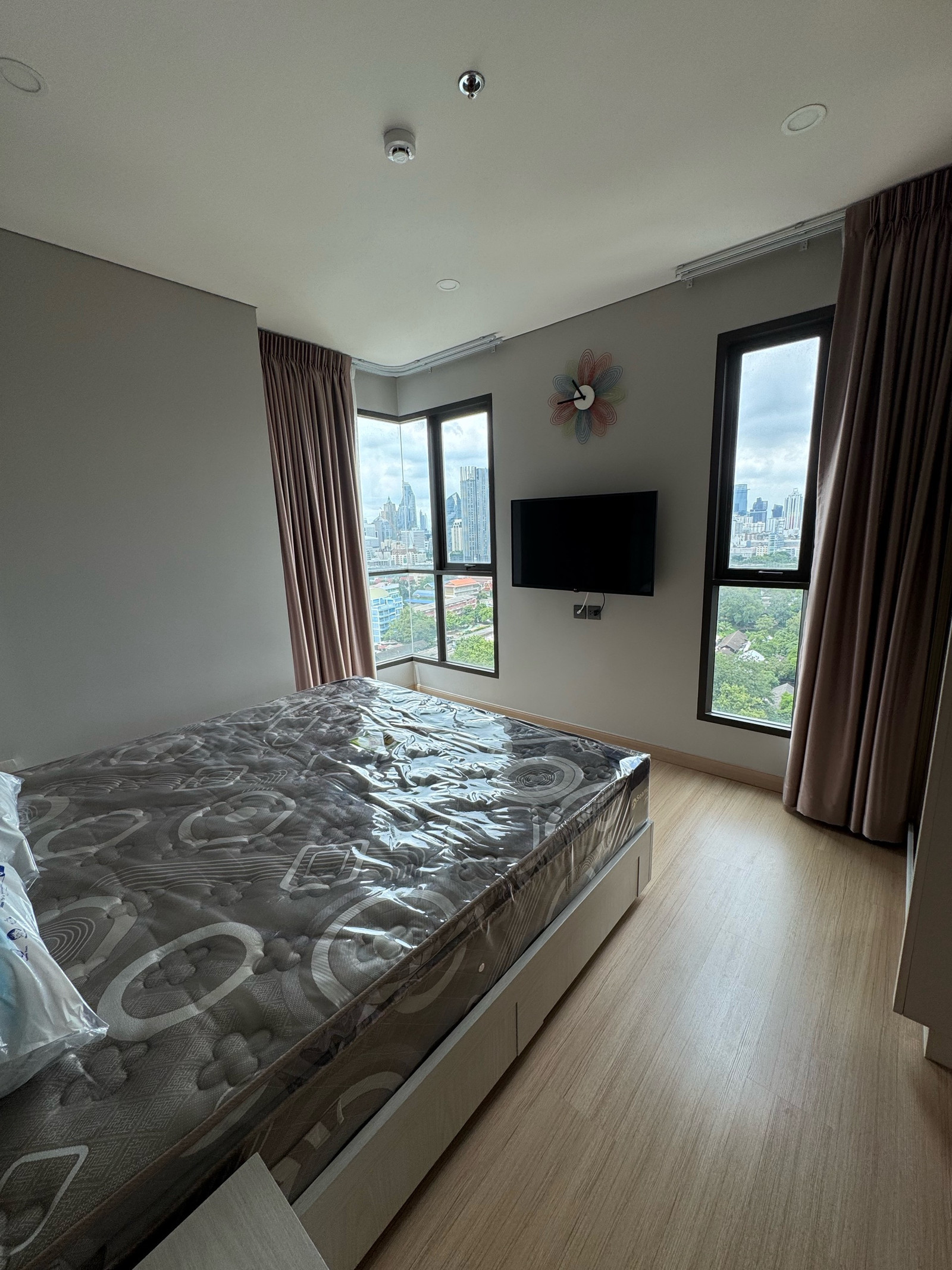 (รหัส R195) ให้เช่าคอนโด โครงการ Lumpini Suite Phetchaburi - Makkasan : ลุมพินี สวีท เพชรบุรี - มักกะสัน (รหัส R195) ให้เช่าคอนโด โครงการ Lumpini Suite Phetchaburi - Makkasan : ลุมพินี สวีท เพชรบุรี - มักกะสัน