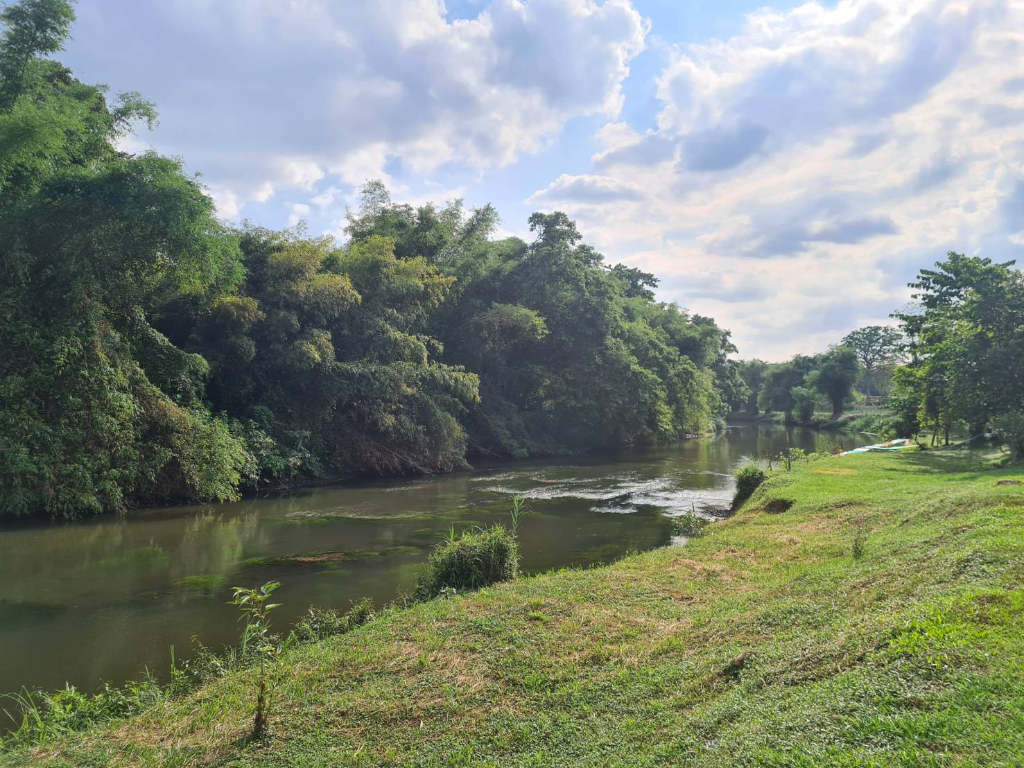ที่ริมน้ำ สาริกา นครนายก – รูปที่ 2