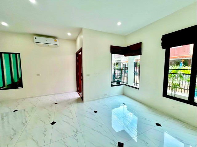 3 Storey Home Office with 3 Bedrooms and 3 Bathrooms near IMPACT Muang Thong Thani and NAMWAN BAKEHO – รูปที่ 2