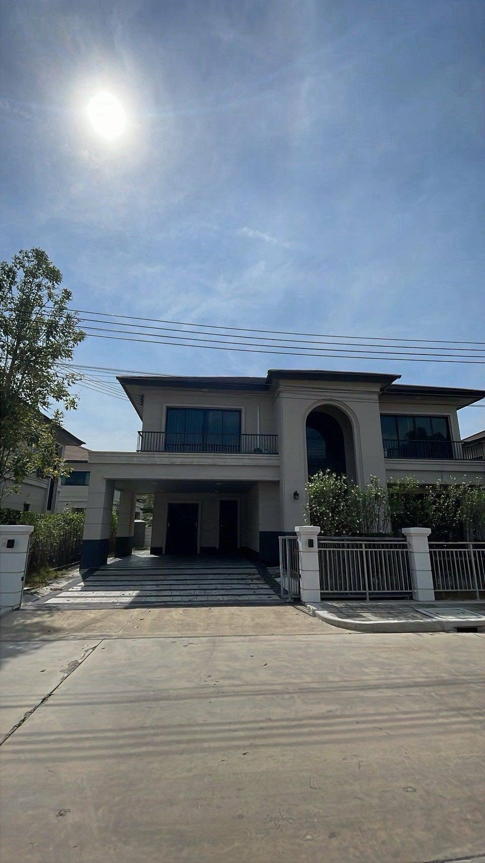 HOUSE FOR RENT IN BKK  LAKE SERENE RAMA2 