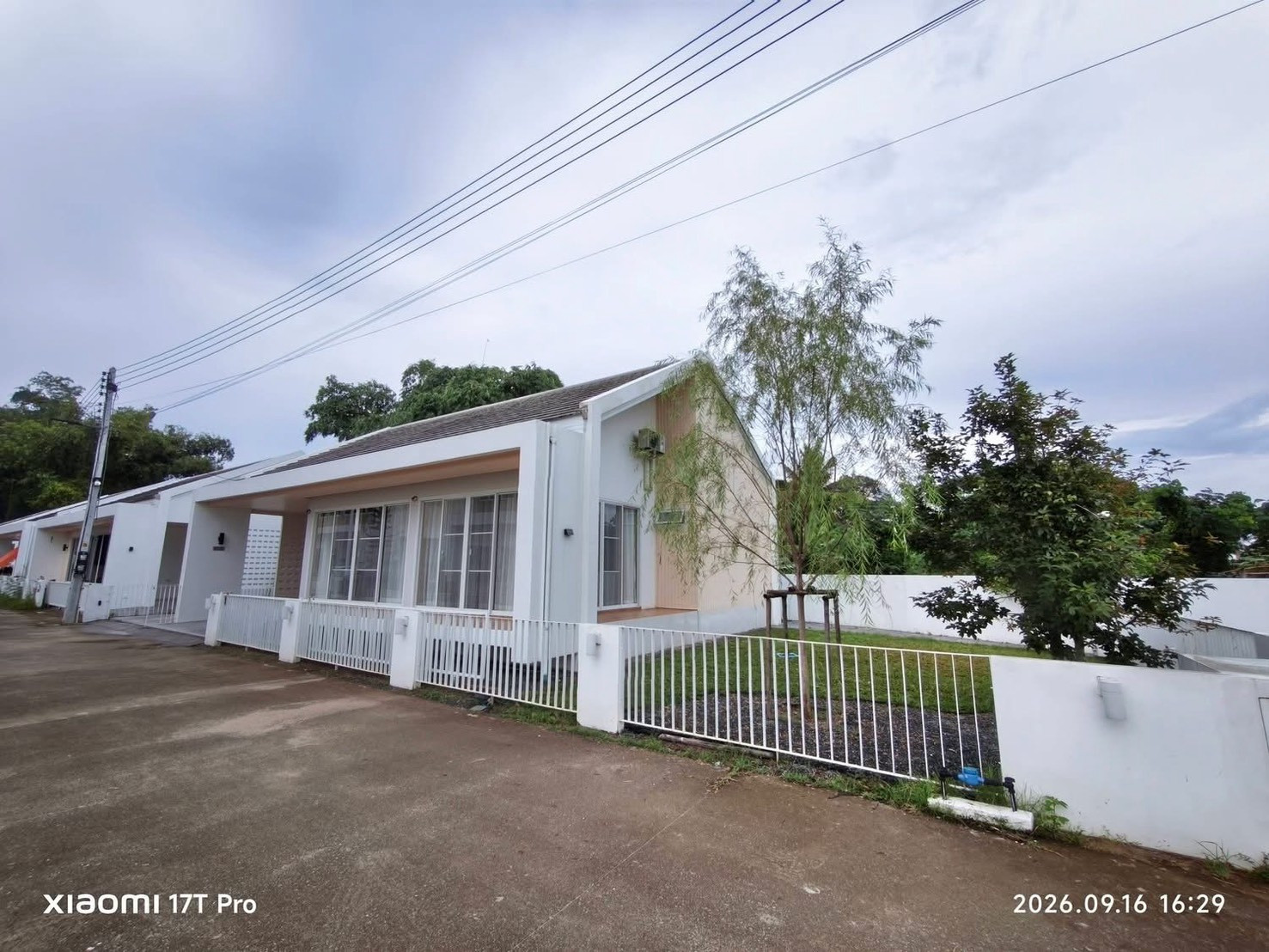 🏡 Beautiful Minimalist Single-Story House for Rent – Tha Rua Area (Corner Plot with Spacious Yard) ✨ 🏡 Beautiful Minimalist Single-Story House for Rent – Tha Rua Area (Corner Plot with Spacious Yard) ✨