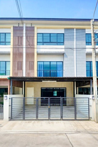 Ring Road-BangKhae MRT LakSong.750m. Luxury 3-story townhome 3bed 3bath. Land area 20 sq.wa. usabl