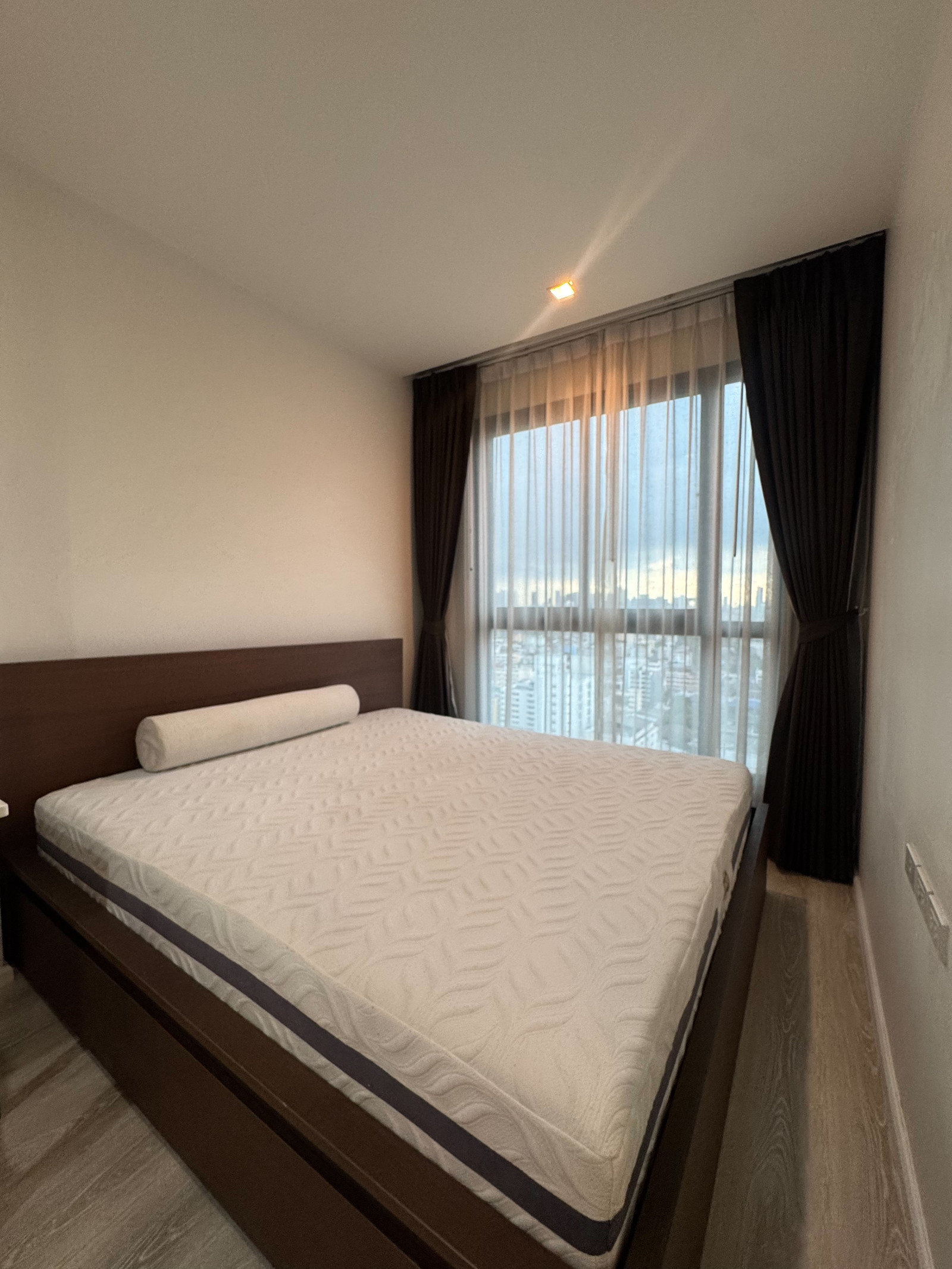 For rent, Quinn Ratchada 17, Quinn Ratchada 17, complete with new electrical appliances. There is a front-loading washing machine ready.