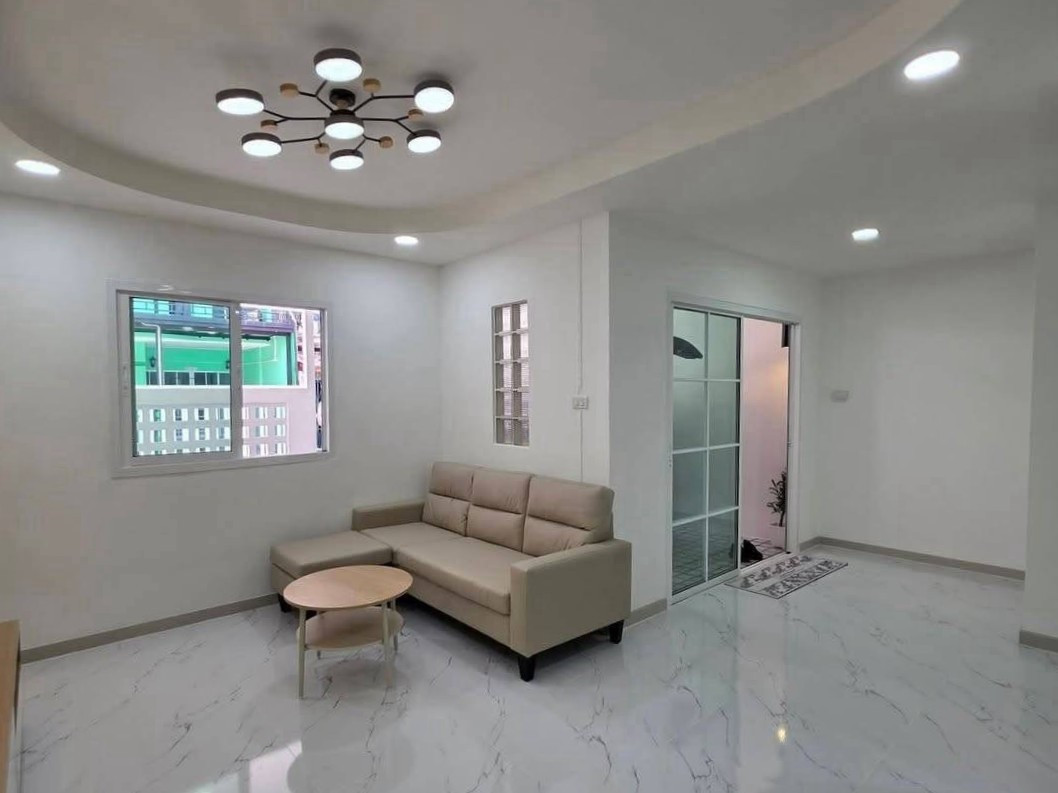 🏡✨ ทาวน์เฮาส์บัวทอง 4 แต่งใหม่พร้อมอยู่ มีระเบียงหลังบ้านฟังก์ชันครบ พร้อมเฟอร์ ในงบไม่ถึง 2 ล้าน ‼️ – รูปที่ 4