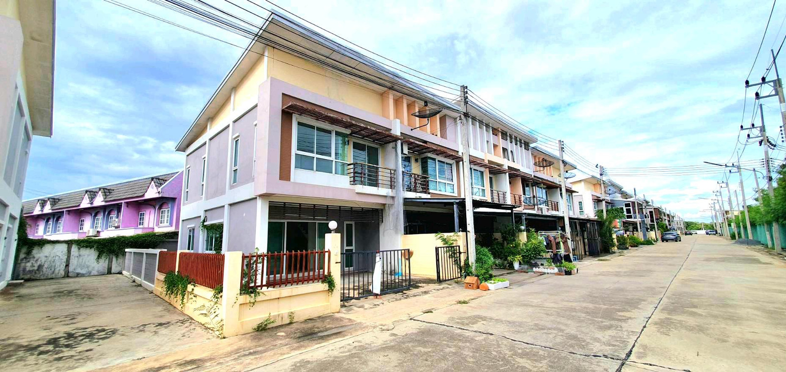 2-story townhouse, corner house, The Gold Village, Kamphaeng Saen (The Gold), near Kasetsart University, next to Malai Man Road, next to Lotus, special discount 1.65 million. – รูปที่ 3