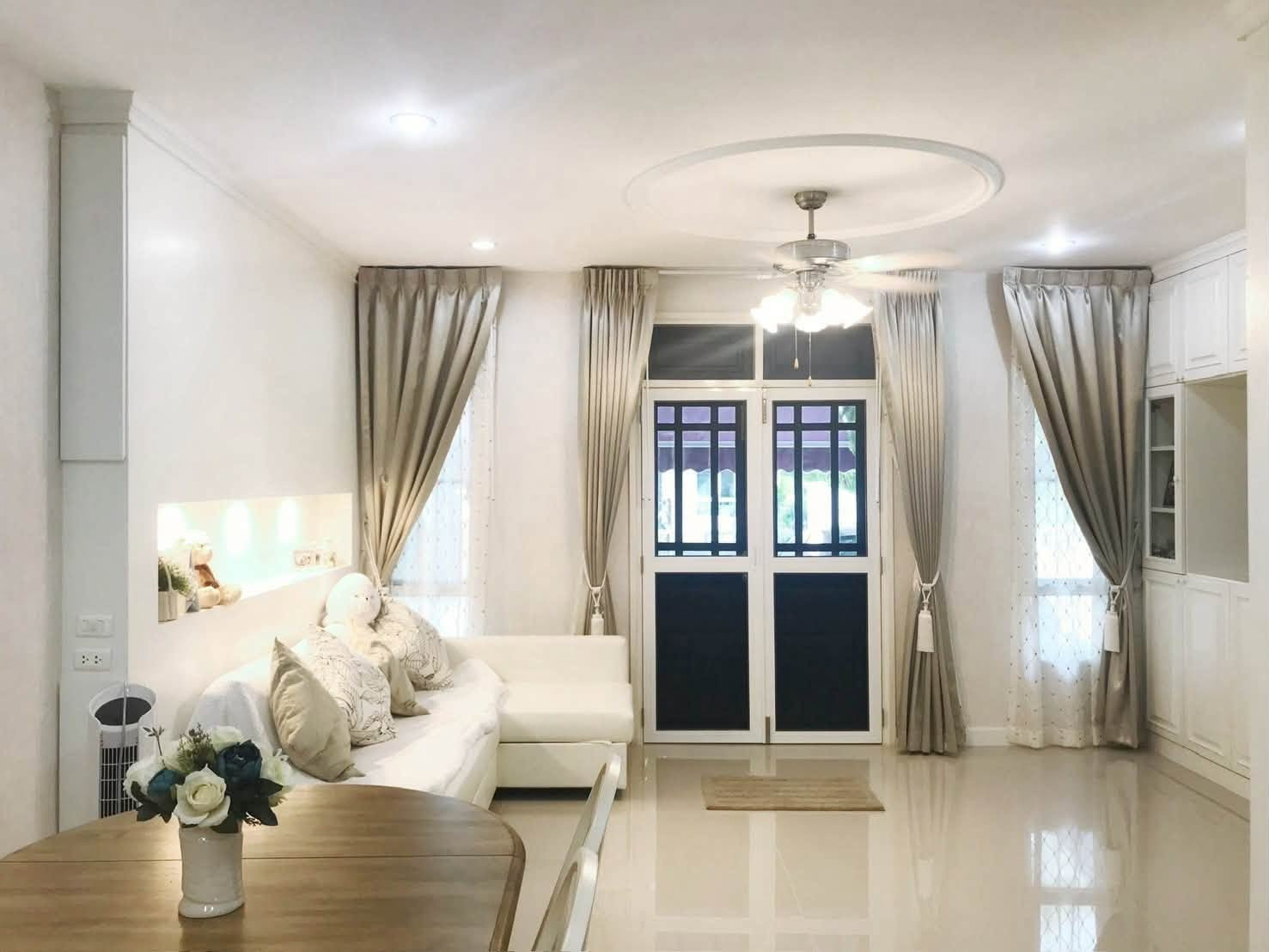 FOR  RENT📍หมู่บ้าน ลีออง สุขุมวิท 62 ( ทาวน์โฮมสุดหรูใจกลางเมือง  ปล่อยเช่าเพียง ฿ 68,000/ 12 เดือน  – รูปที่ 2
