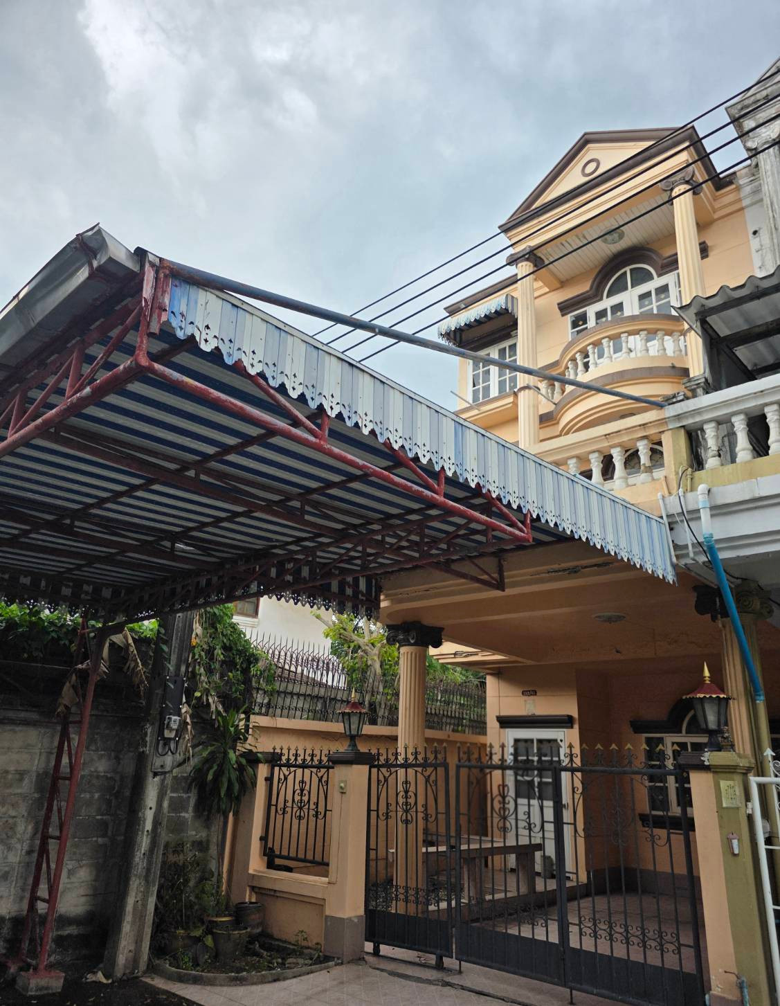 Townhouse for Rent at Daokanong Town Place, Chom Thong soi 4, Bangkok Townhouse for Rent at Daokanong Town Place, Chom Thong soi 4, Bangkok