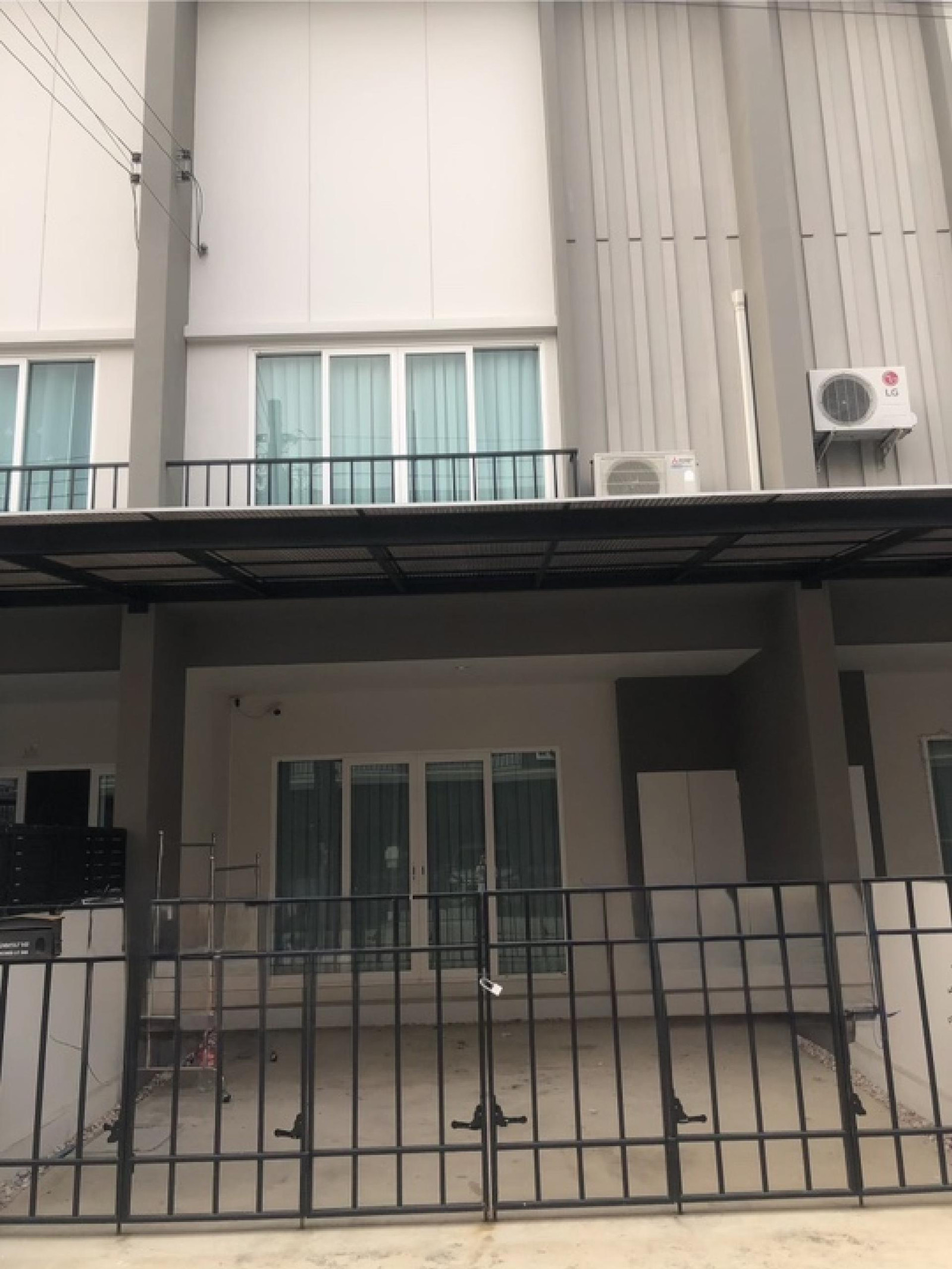 (Code ME261) House for rent, Cher Watcharapol project: Cher Watcharapol.