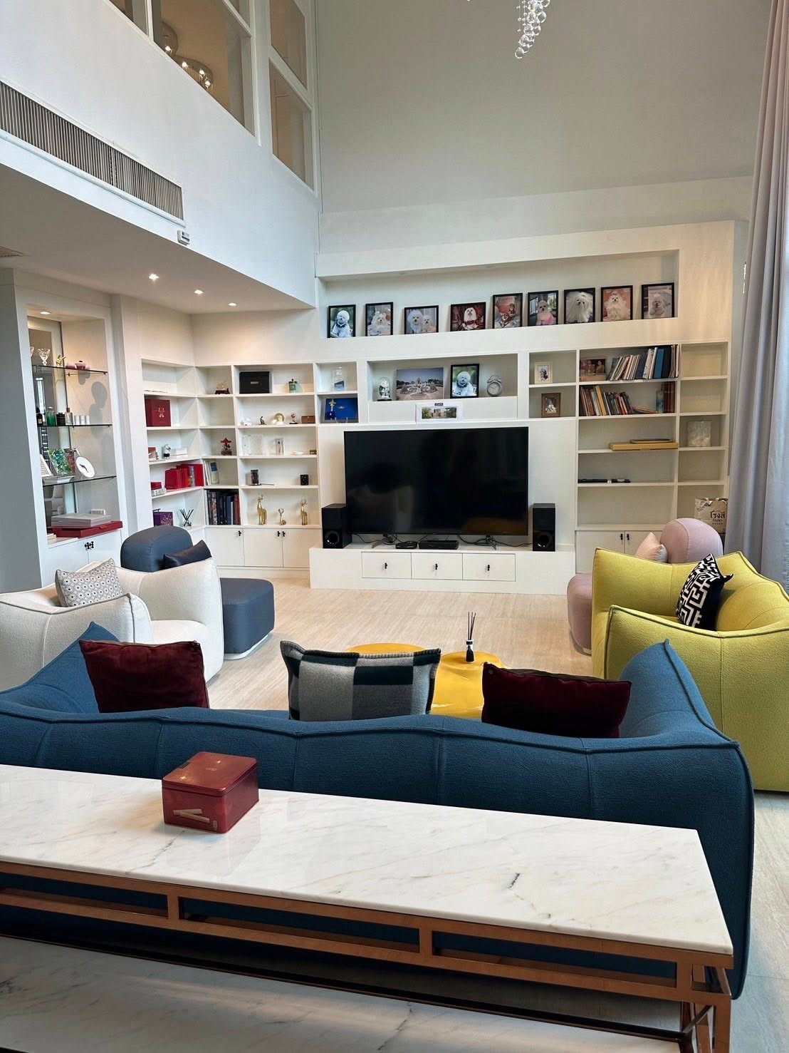 ขายบ้านเดี่ยว Modern Contemporary ซอยพร้อมศรี สุขุมวิท 49 ย่านพร้อมพงษ์–ทองหล่อ ตกแต่งพร้อมอยู่ เก็บกระเป๋าเข้าอยู่ได้เลย – รูปที่ 2