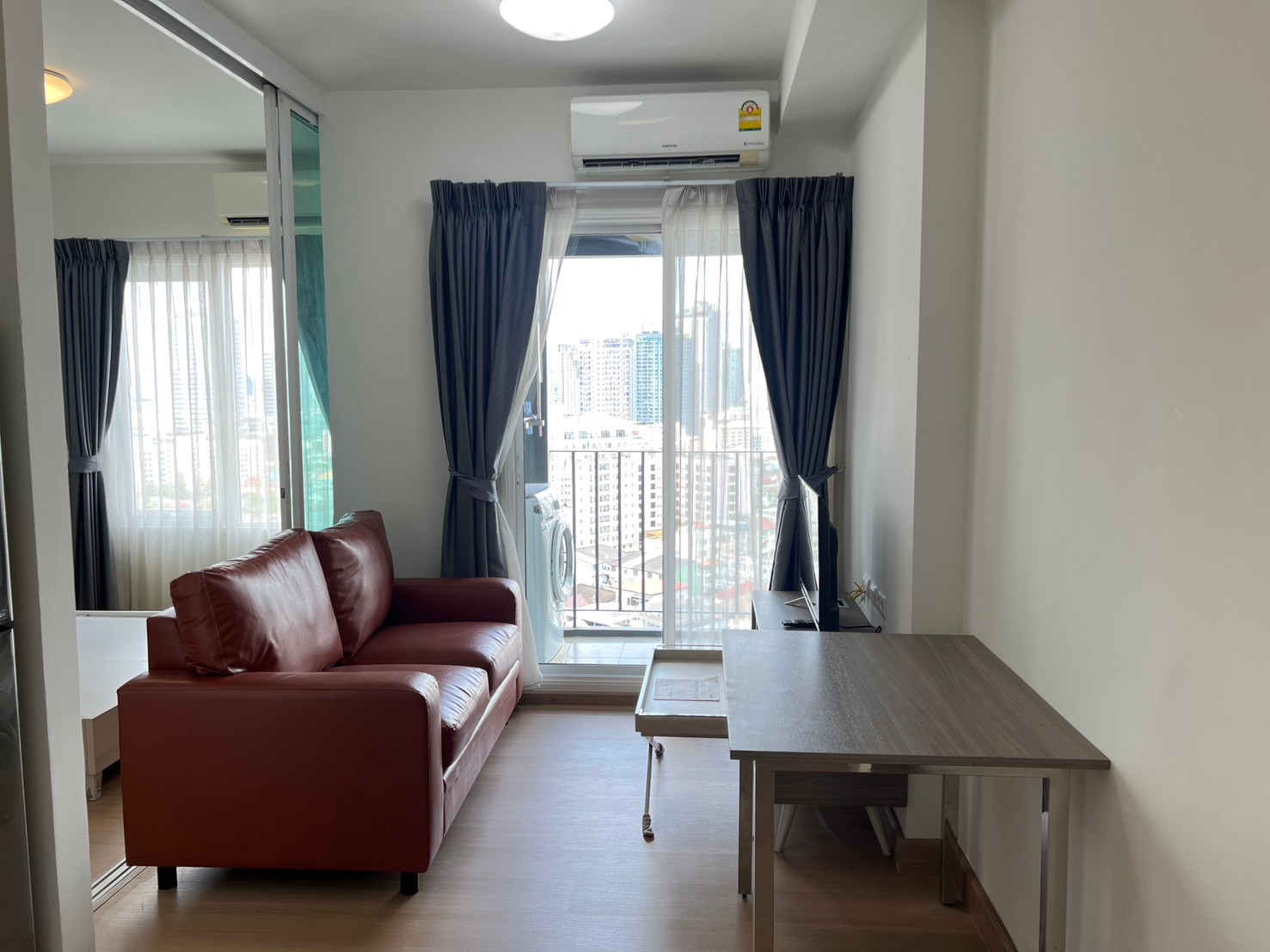 Chapter one Eco Huai Khwang, 1 bedroom, 16th floor, special price only 13,000/month, available, ready to move in 1 December. Chapter one Eco Huai Khwang, 1 bedroom, 16th floor, special price only 13,000/month, available, ready to move in 1 December.