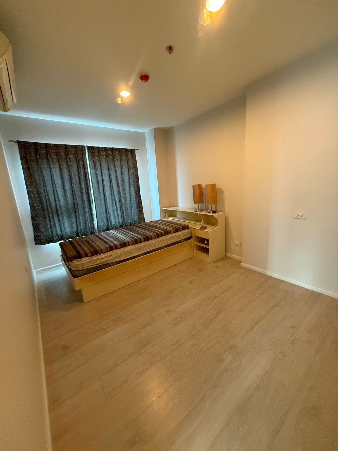 FOR SALE!!! For sale: Aspire sathorn-thapra, size 2 bedrooms, 2 bathrooms, 40.61 sq m., good condition, price 4,500,000 baht.
