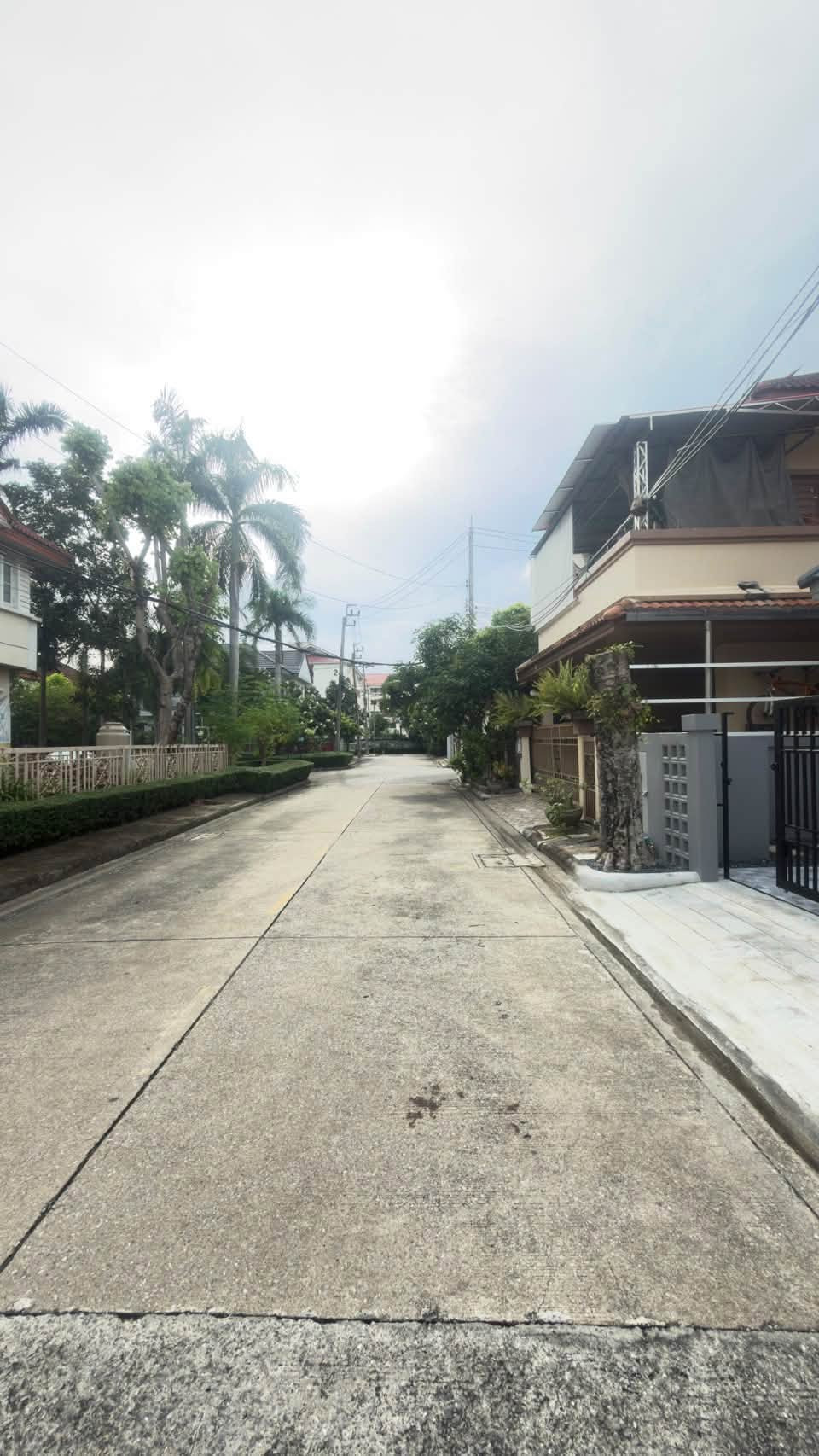 💰🔥 ลด 300,000 บาท! บ้านเดี่ยวรีโนเวทใหม่สวย พื้นที่ใช้สอย 150 ตรม. 🔥💰 🏡 บ้านเดี่ยว 2 ชั้น เนื้อที่ 52 ตร.ว. 📍 หมู่บ้านไพรเวท รามอินทรา ถนนปัญญาอินทรา   – รูปที่ 4