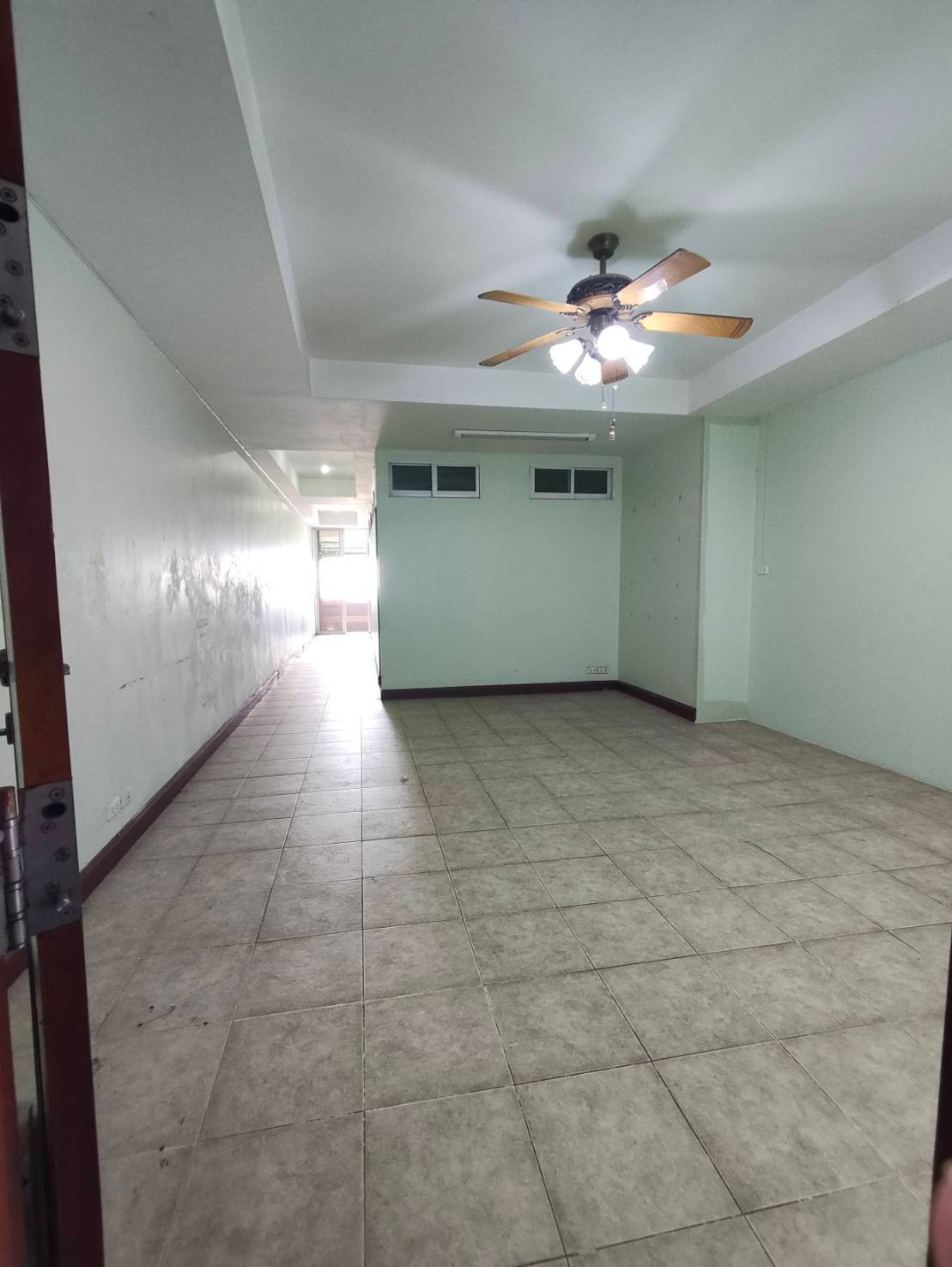 Sukhaphiban 3 Condo Largest room size in the building, 61.45 sq m, 19th floor, east side, selling it himself. Price lower than market Sukhaphiban 3 Condo Largest room size in the building, 61.45 sq m, 19th floor, east side, selling it himself. Price lower than market