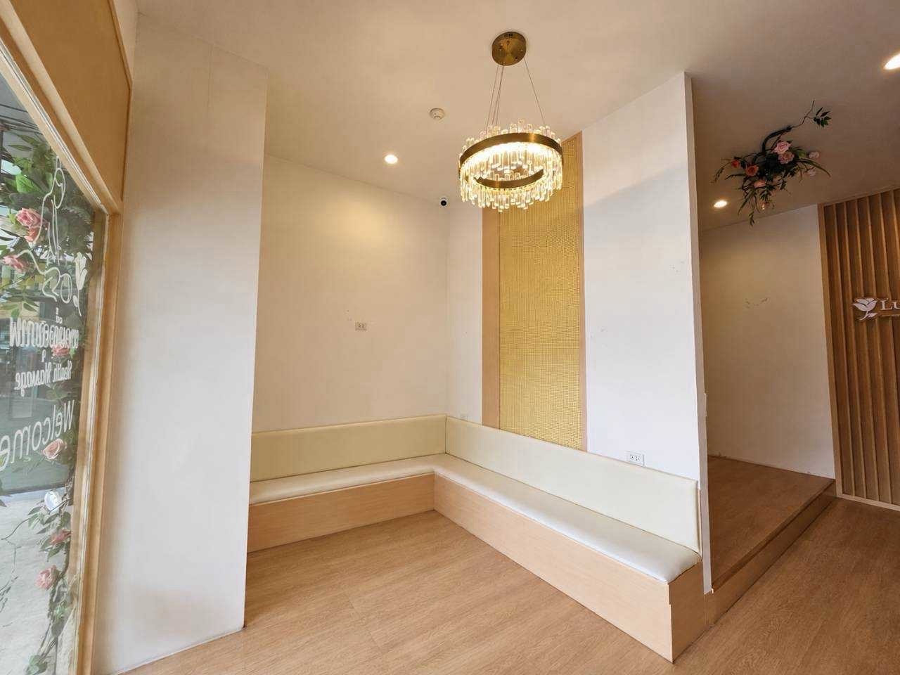 📌 Space for rent Suitable for spa shops, massage shops, no lease fee, Phra Khanong location. 📌 Space for rent Suitable for spa shops, massage shops, no lease fee, Phra Khanong location.