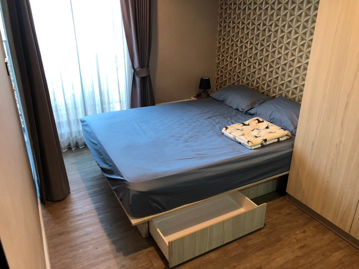 For rent, 1 bedroom, 29.20 sq m, Tropicana @ BTS Erawan, Tropicana Condominium.