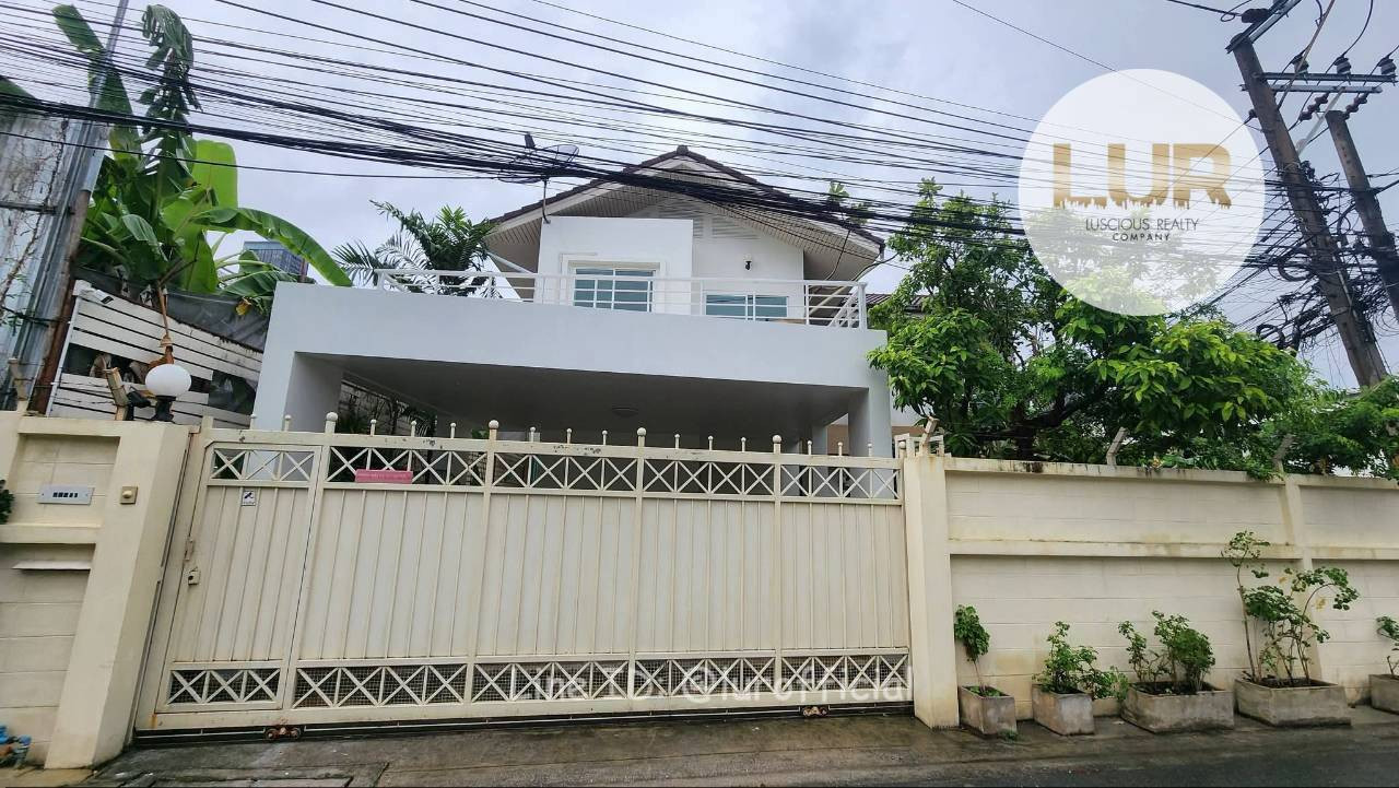 House for Rent Sukhumvit 49, beautiful house, ready to move in ✅Pet Friendly