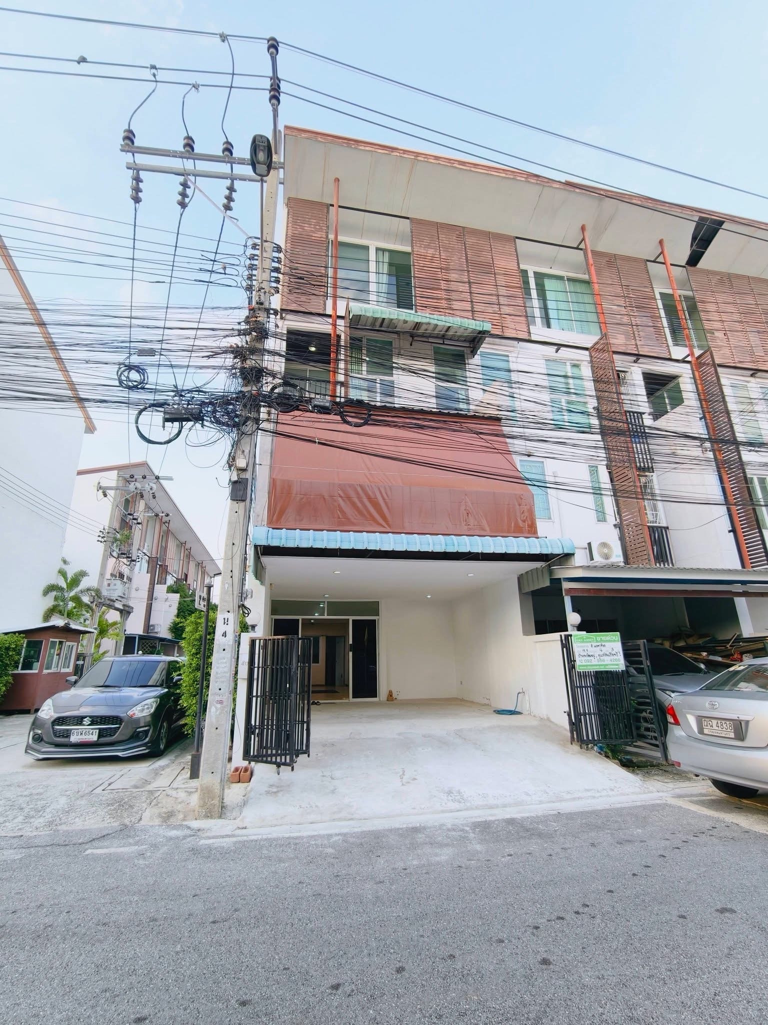 Townhome, corner room, 3.5 floors, 4 bedrooms, near Muang Thong, rent 25K / sell 3.599M 📞 065-536-5165 Townhome, corner room, 3.5 floors, 4 bedrooms, near Muang Thong, rent 25K / sell 3.599M 📞 065-536-5165
